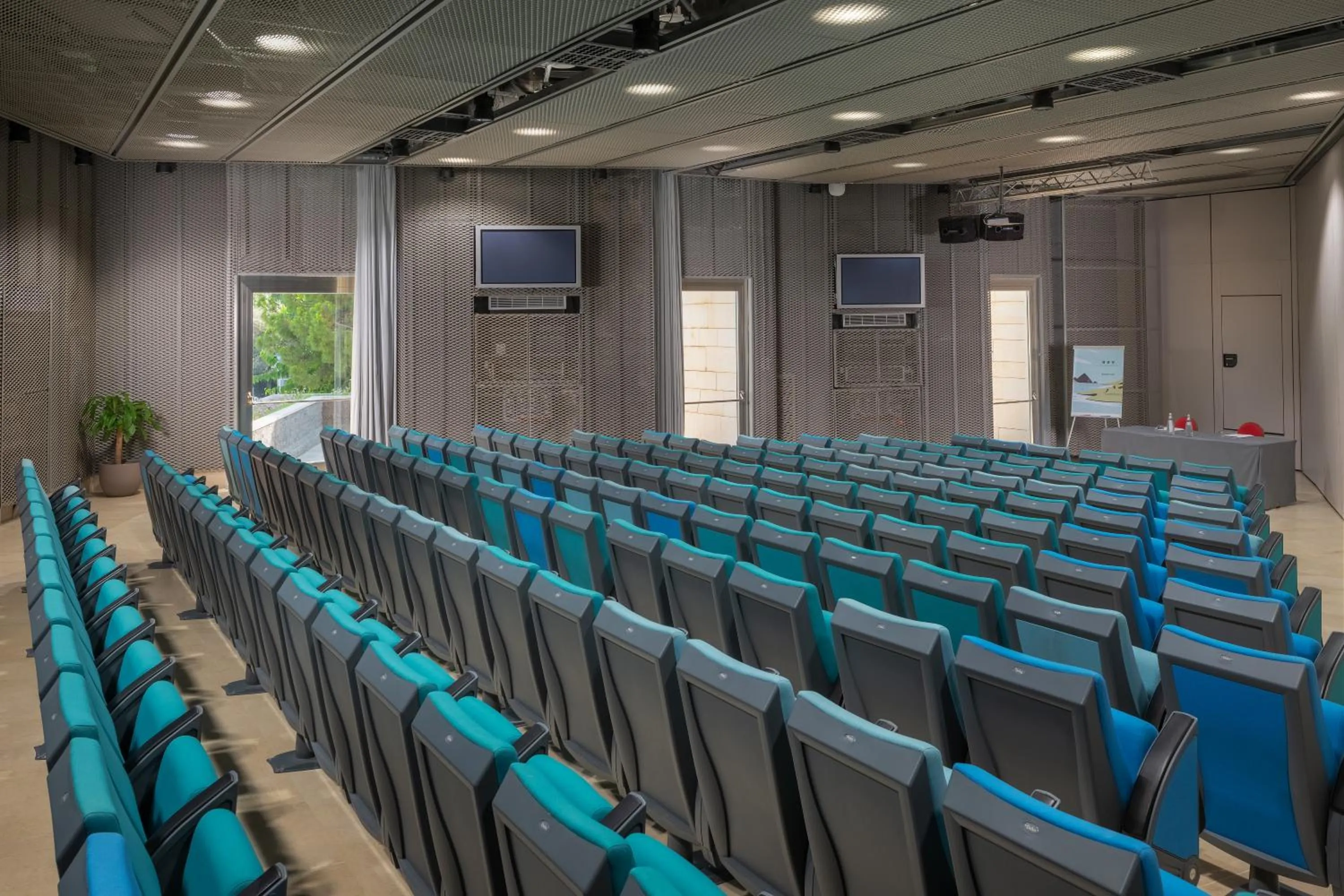 Business facilities in UNA Hotels Naxos Beach Sicilia