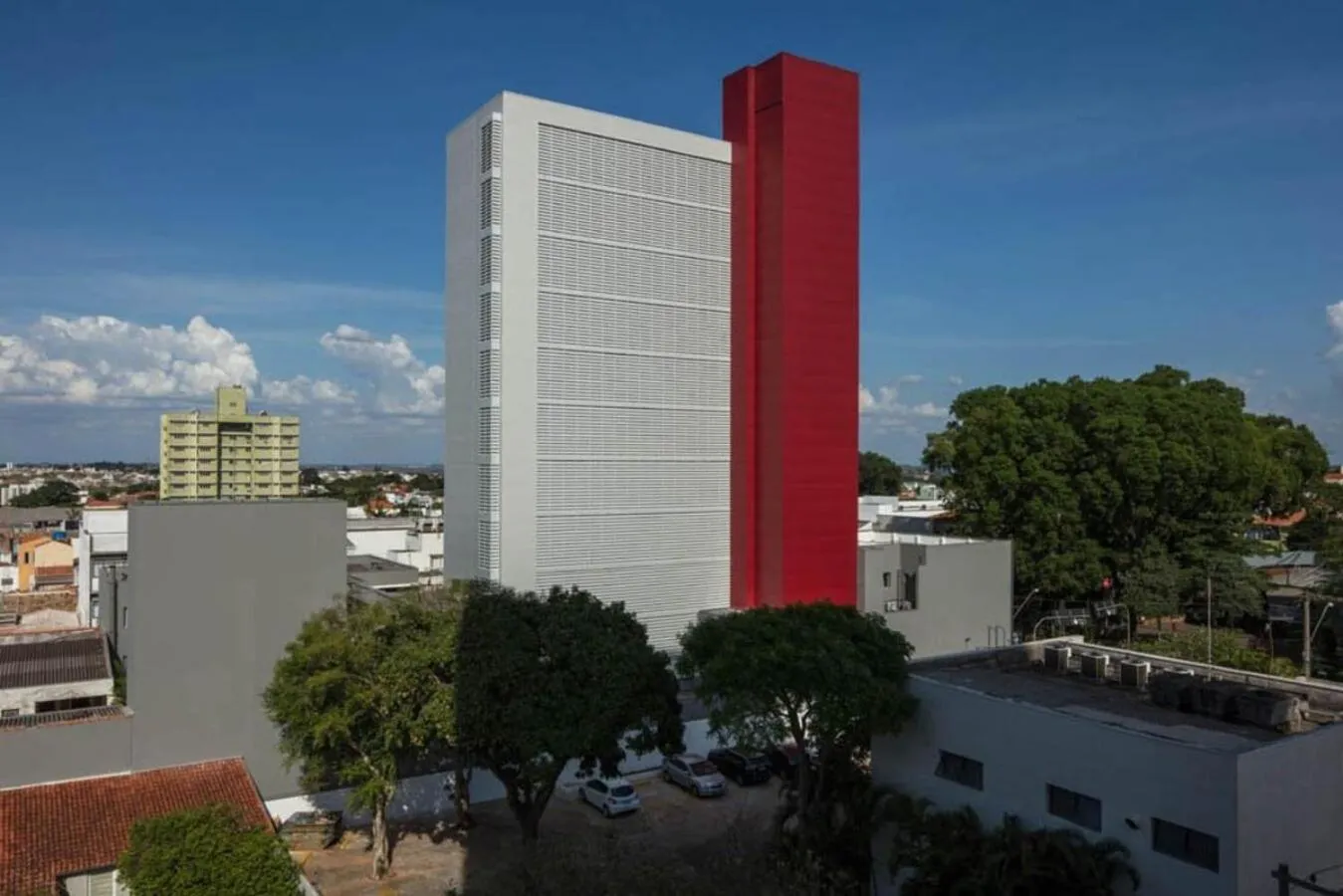 Property building in Hotel Del Fiol