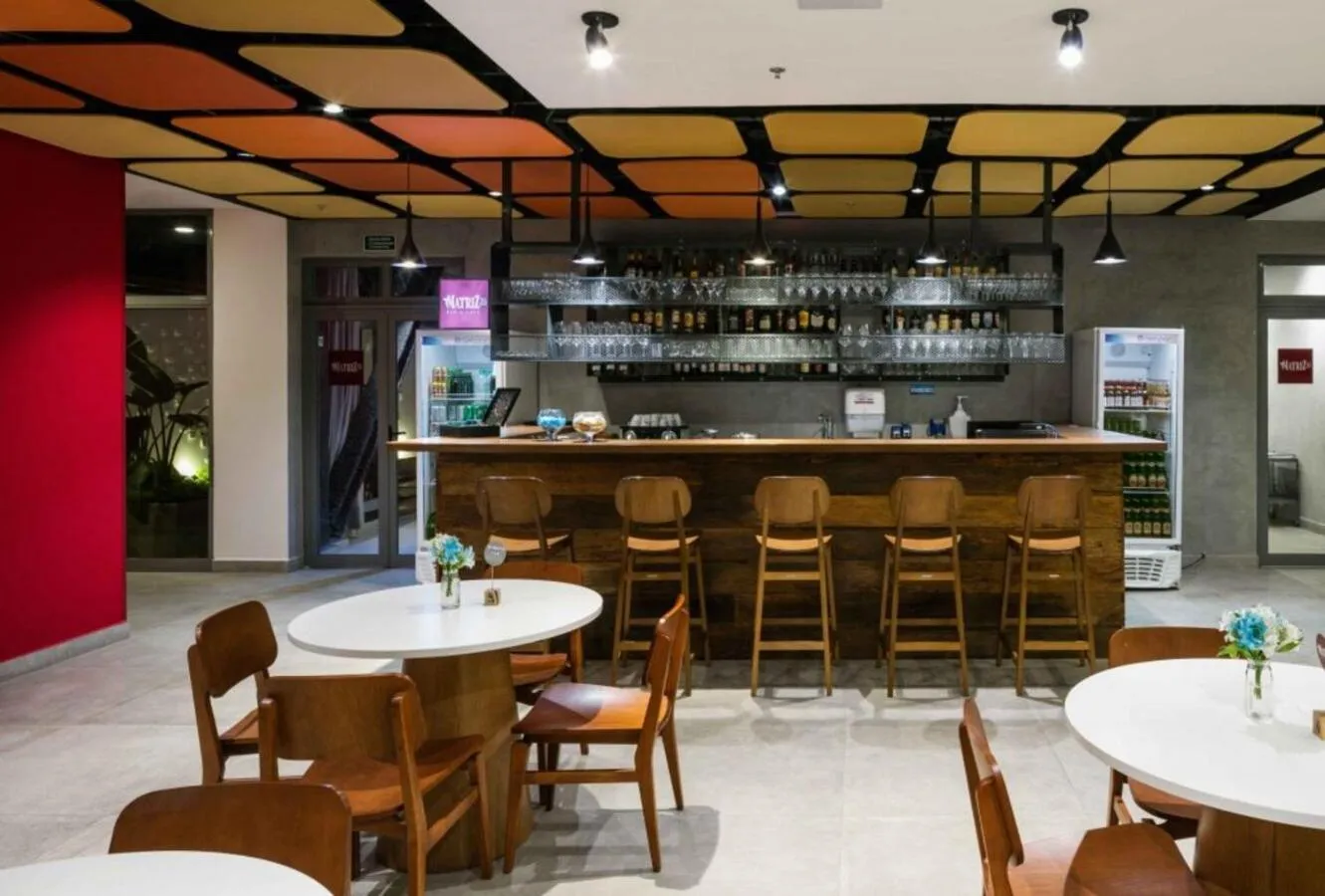 Lounge or bar in Hotel Del Fiol