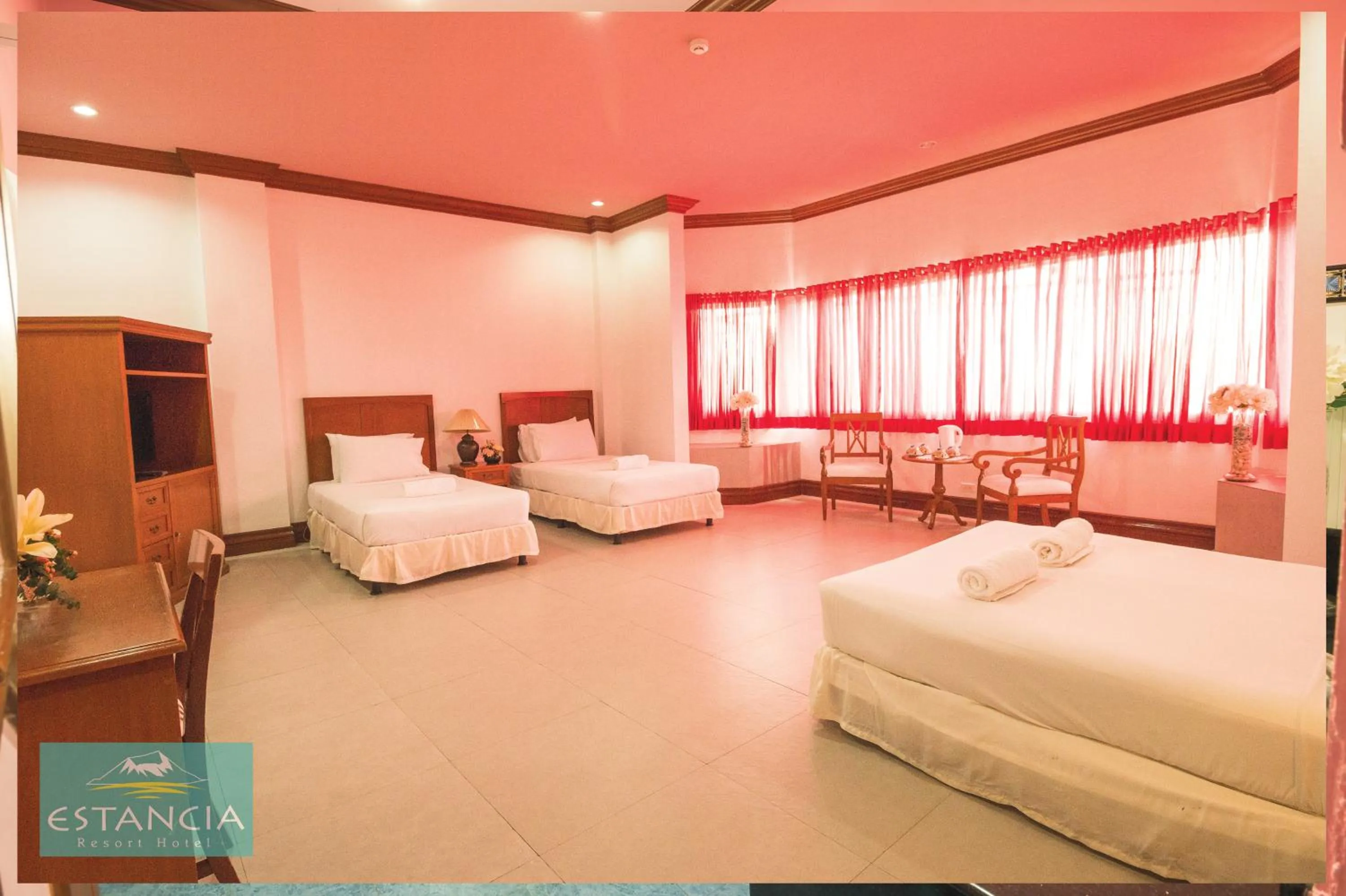 Bedroom, Bed in Estancia Resort Hotel