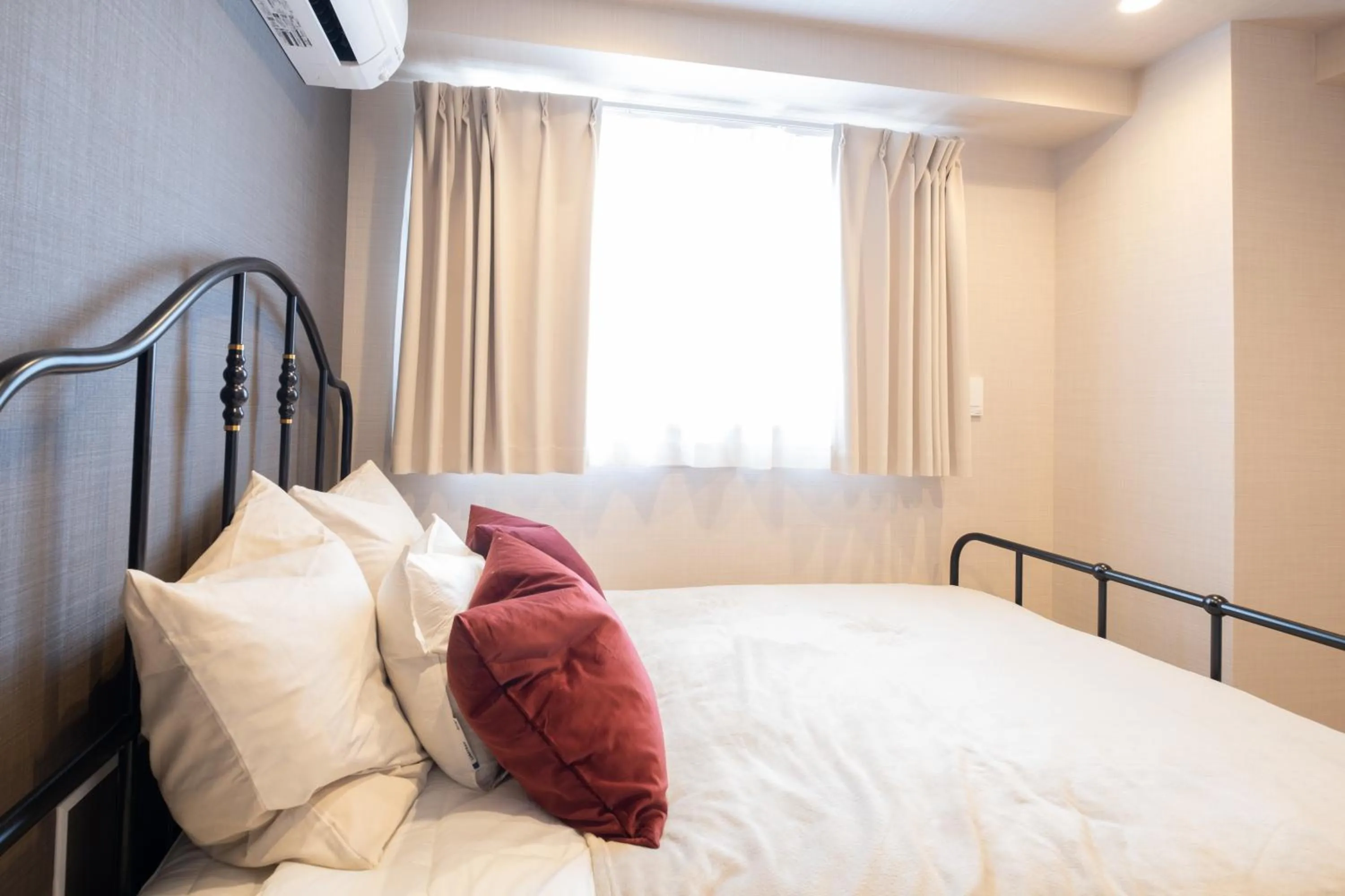 Bed in Ken's Place麻布East