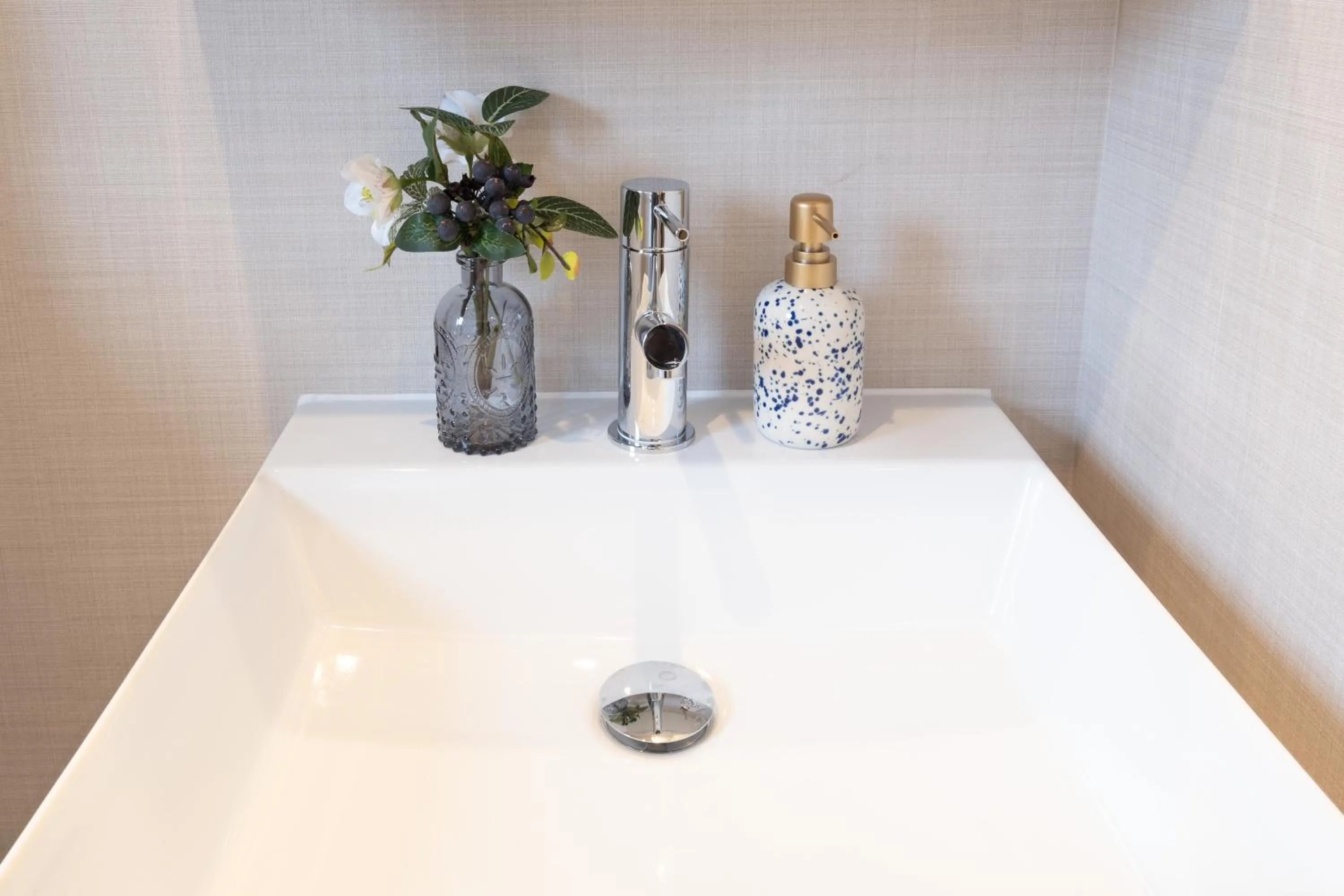 Bathroom in Ken's Place麻布East