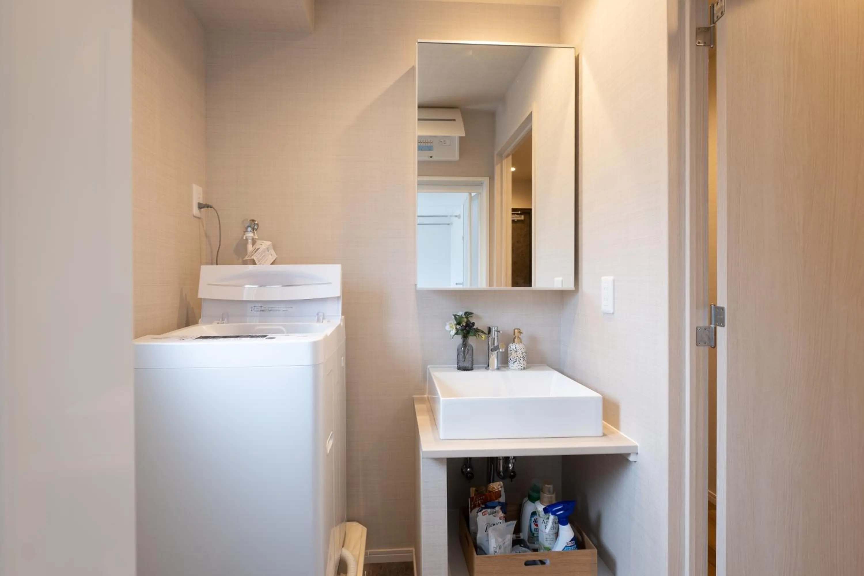 Bathroom in Ken's Place麻布East