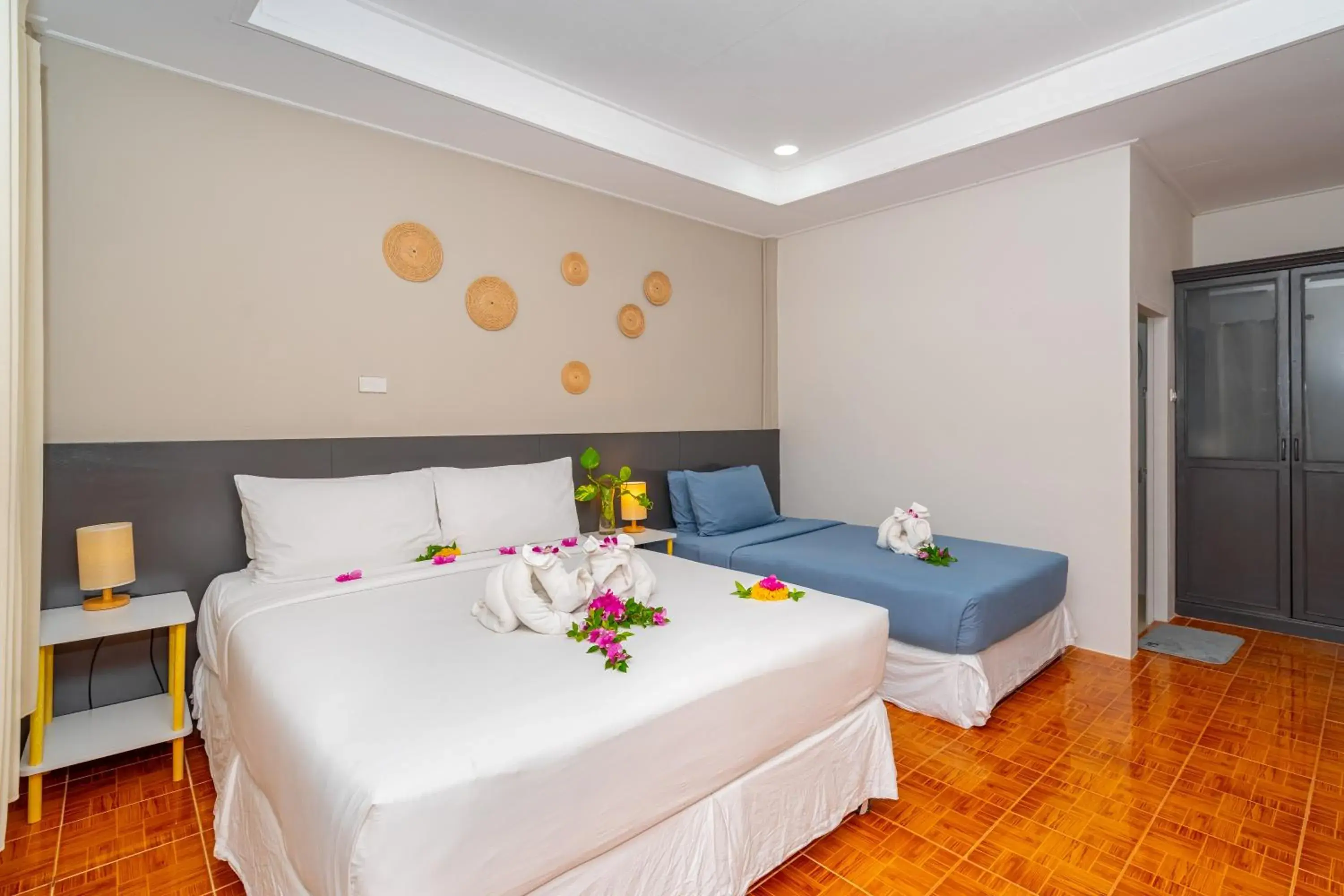 Bed in Lanta Beachfront Resort Bed in Lanta Beachfront Resort