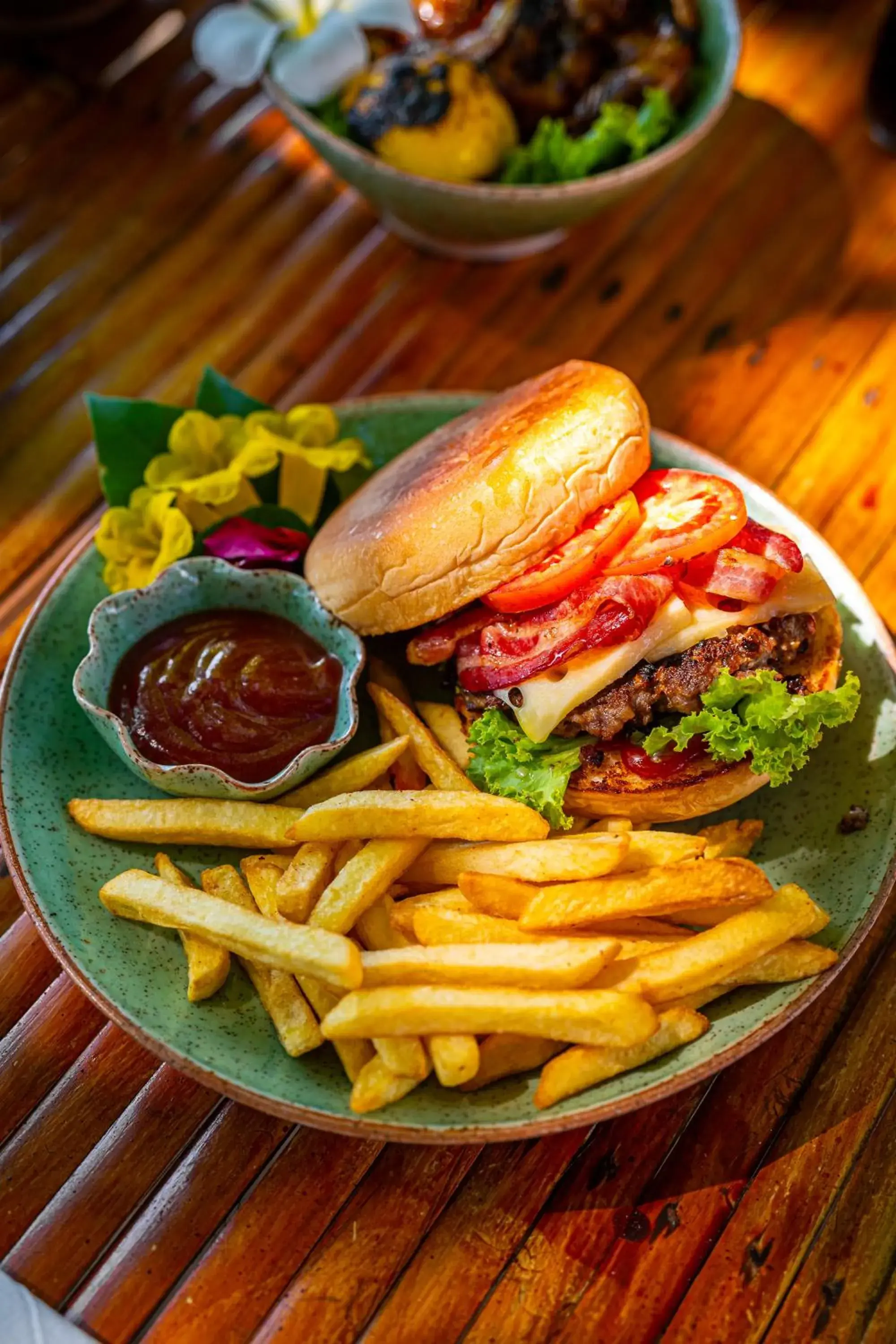 Food and drinks in Lanta Beachfront Resort Food and drinks in Lanta Beachfront Resort