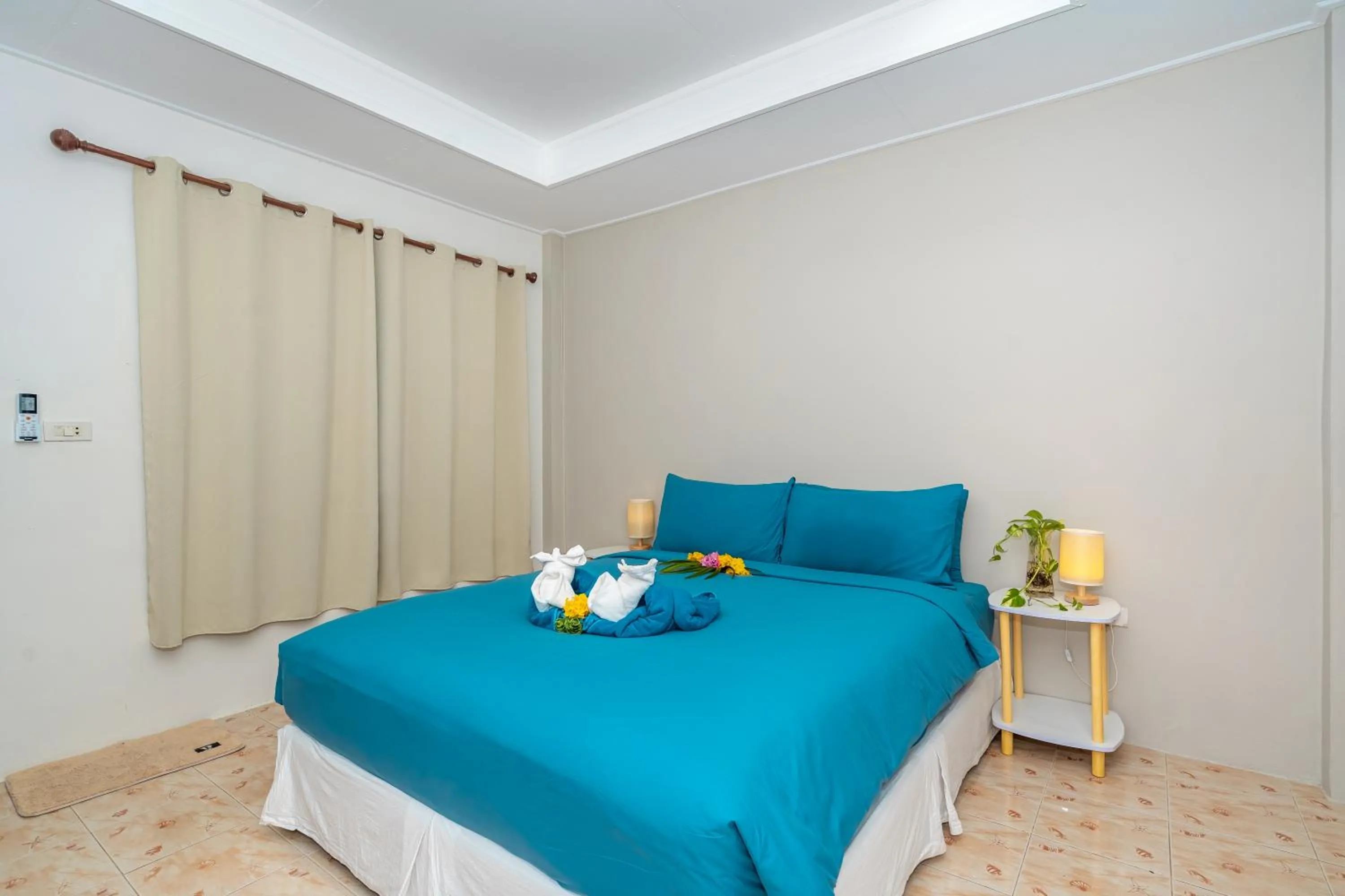 Photo of the whole room, Bed in Lanta Beachfront Resort