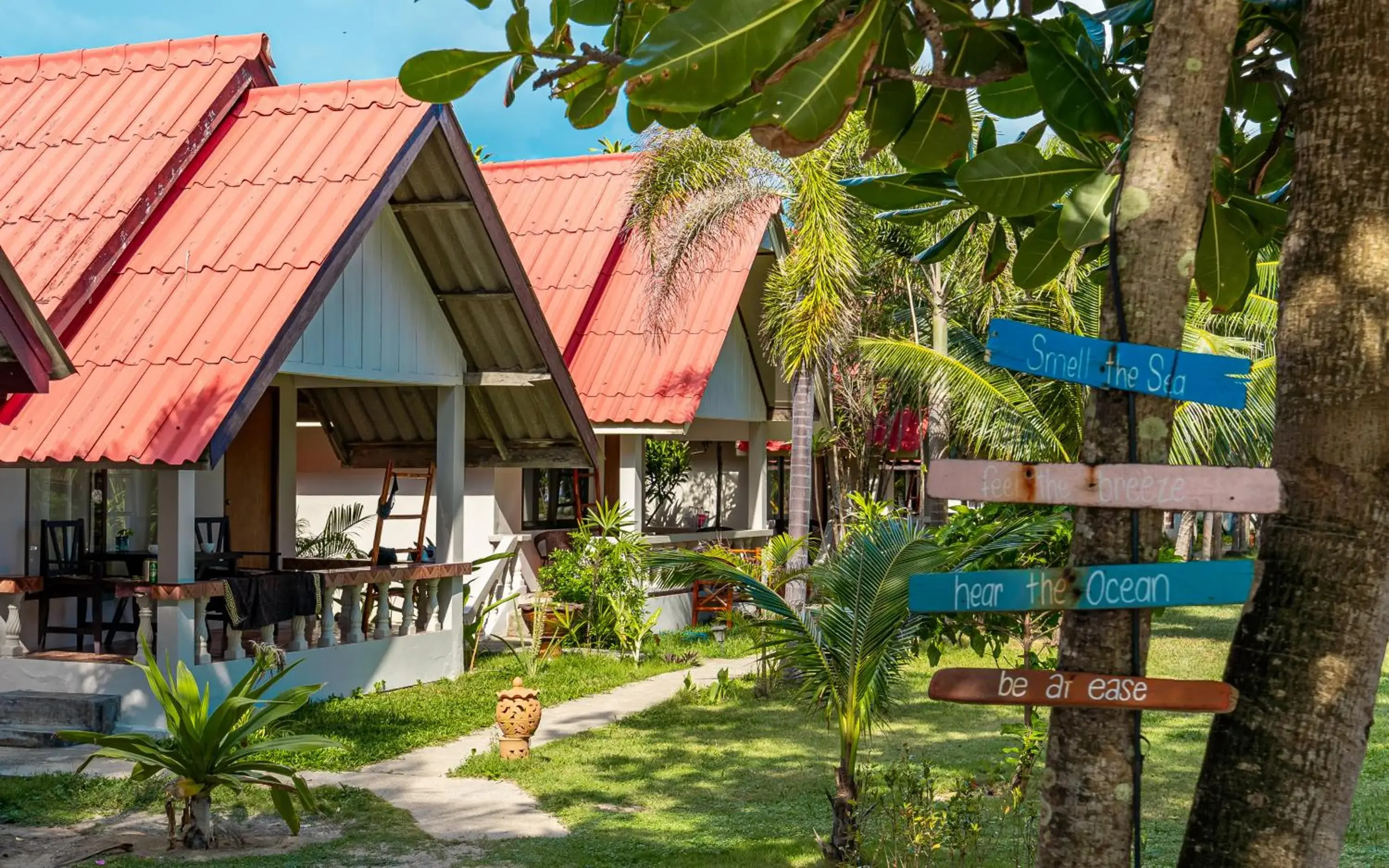 Deluxe Double Room with Sea View in Lanta Beachfront Resort Deluxe Double Room with Sea View in Lanta Beachfront Resort