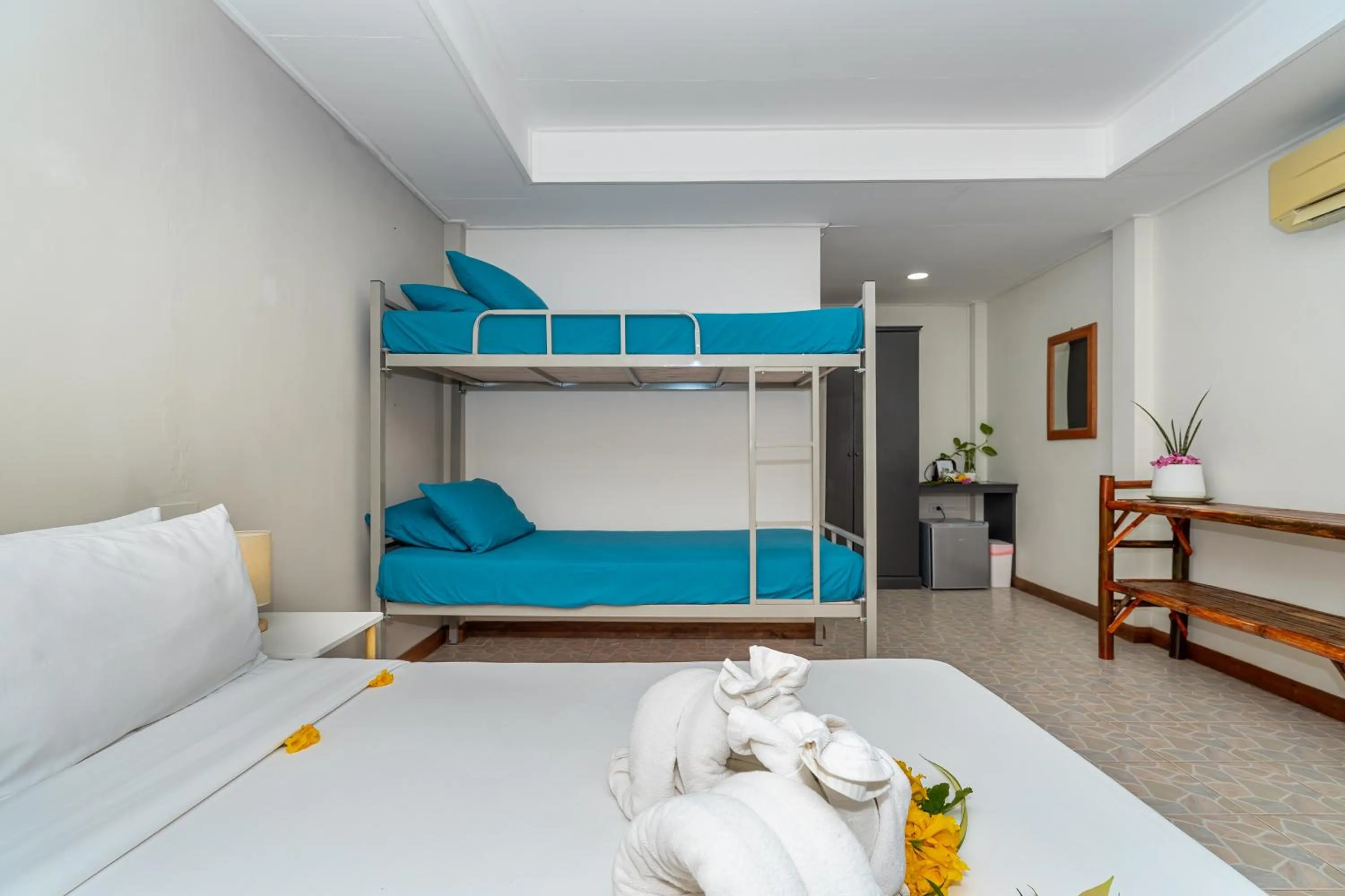 Bedroom, Bed in Lanta Beachfront Resort