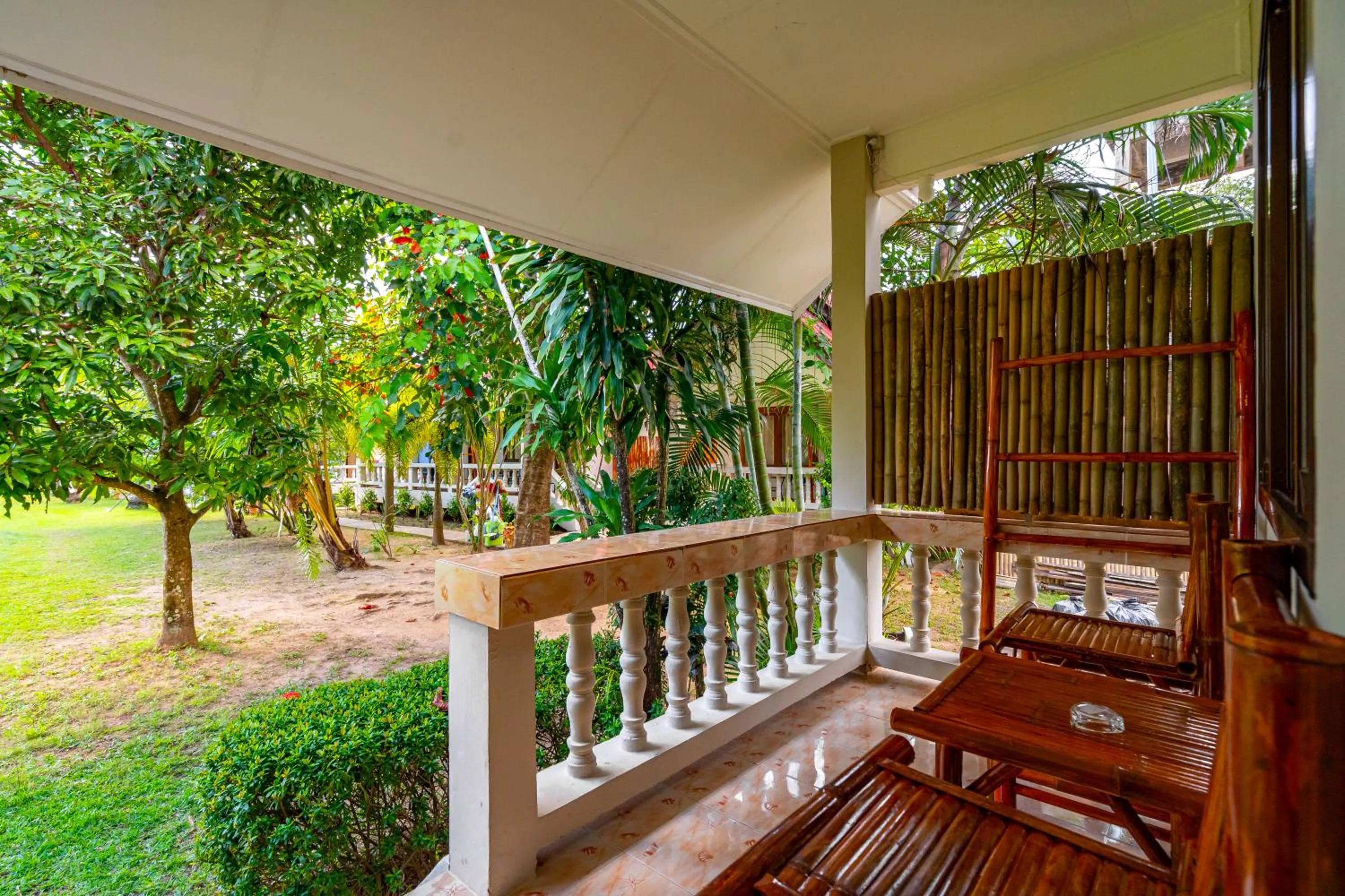 Balcony/Terrace in Lanta Beachfront Resort