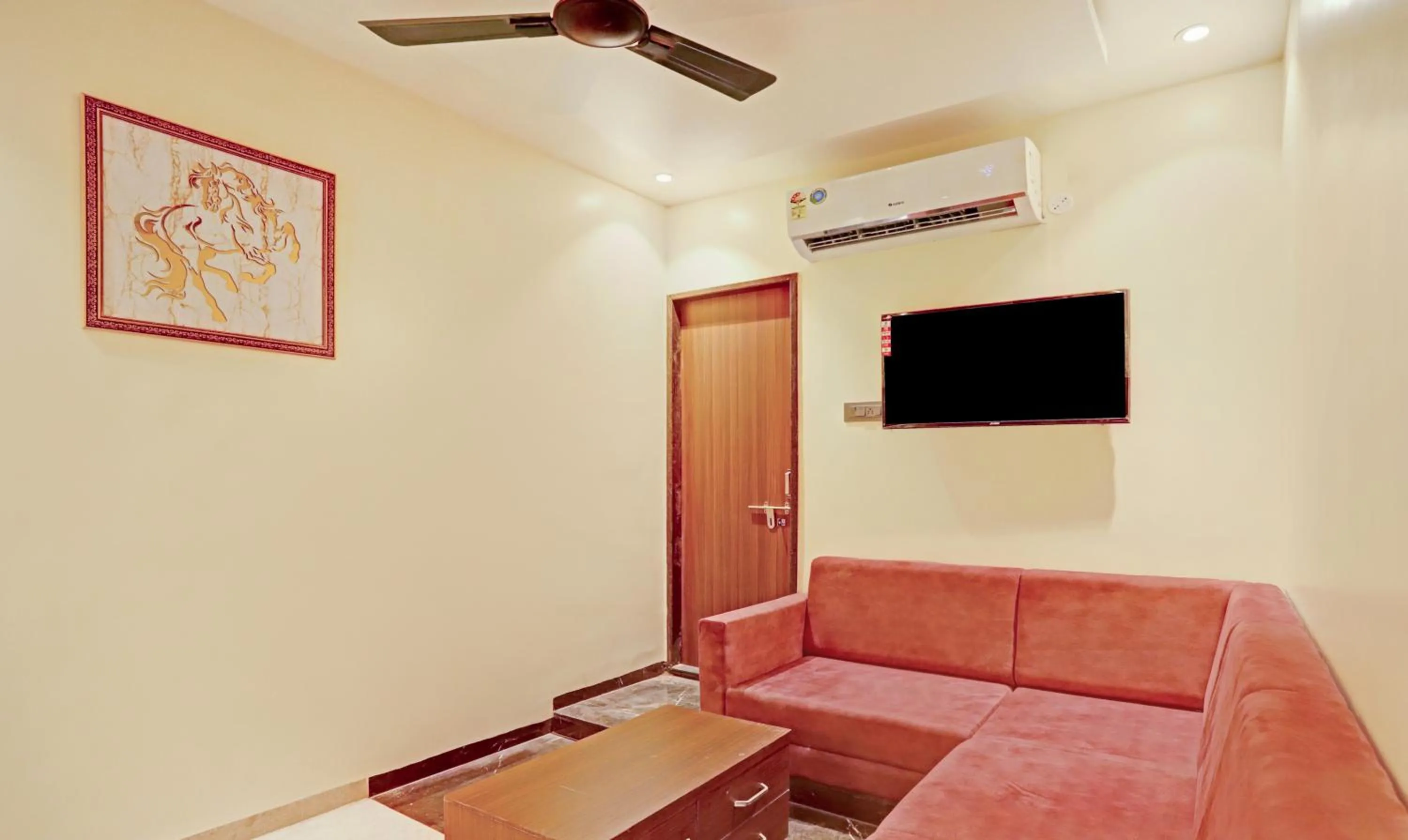 Seating area in Treebo Risha