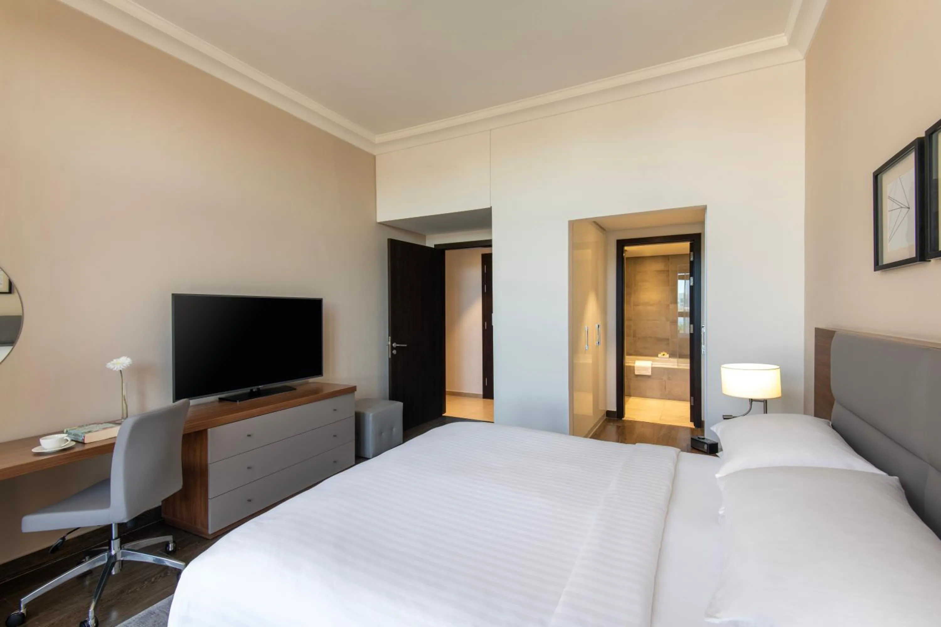 Bed in Marriott Executive Apartments Doha, Le Mirage City Walk