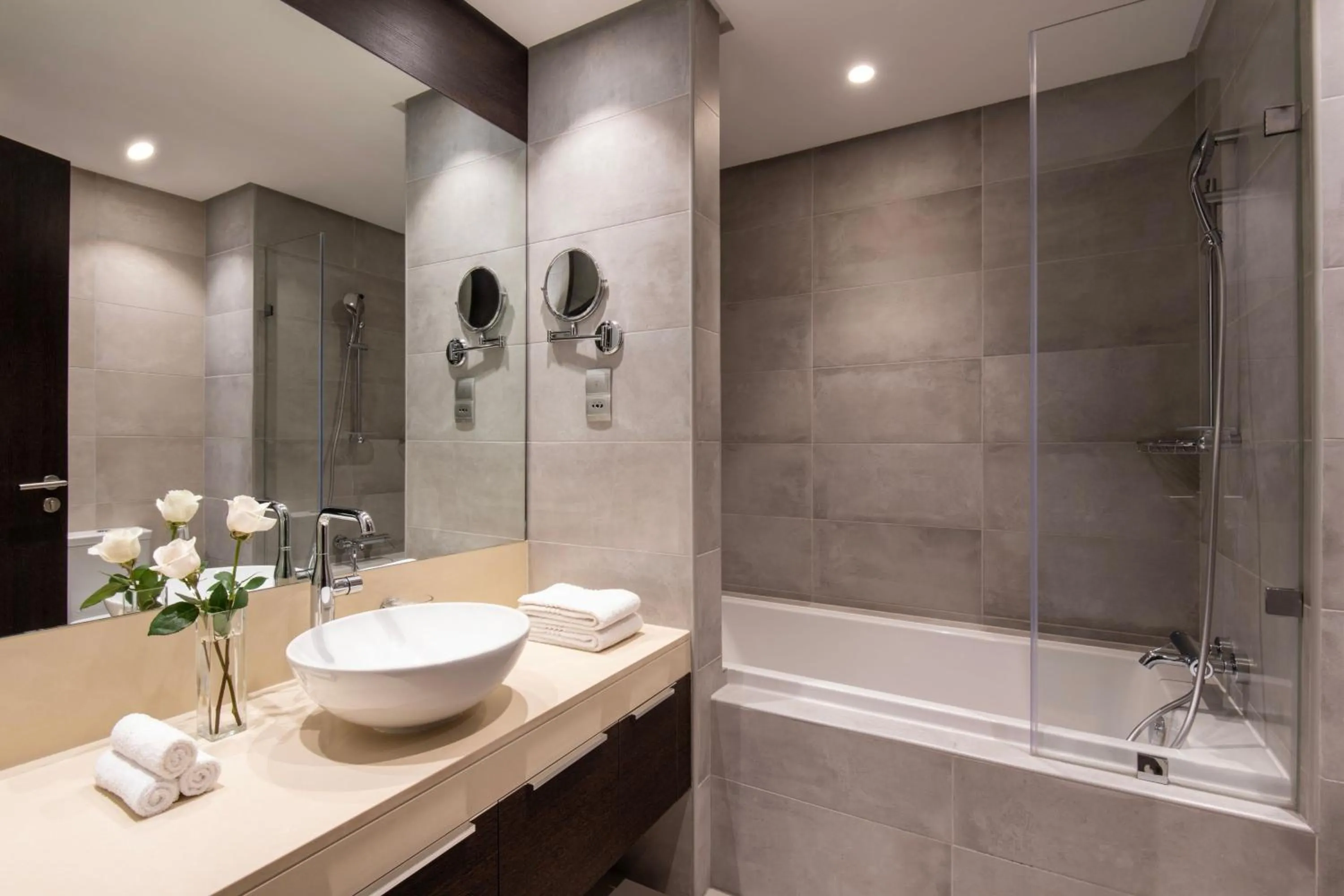 Photo of the whole room in Marriott Executive Apartments Doha, Le Mirage City Walk