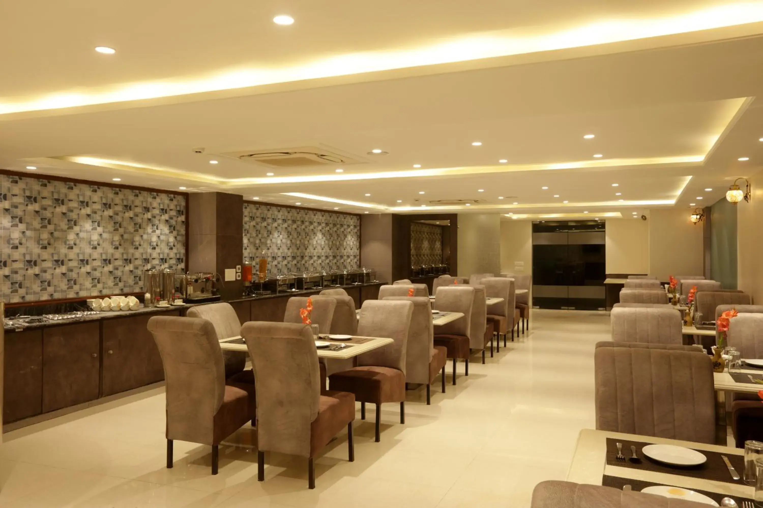 Restaurant/places to eat in Hotel Sakura by Maps Restaurant/places to eat in Hotel Sakura by Maps