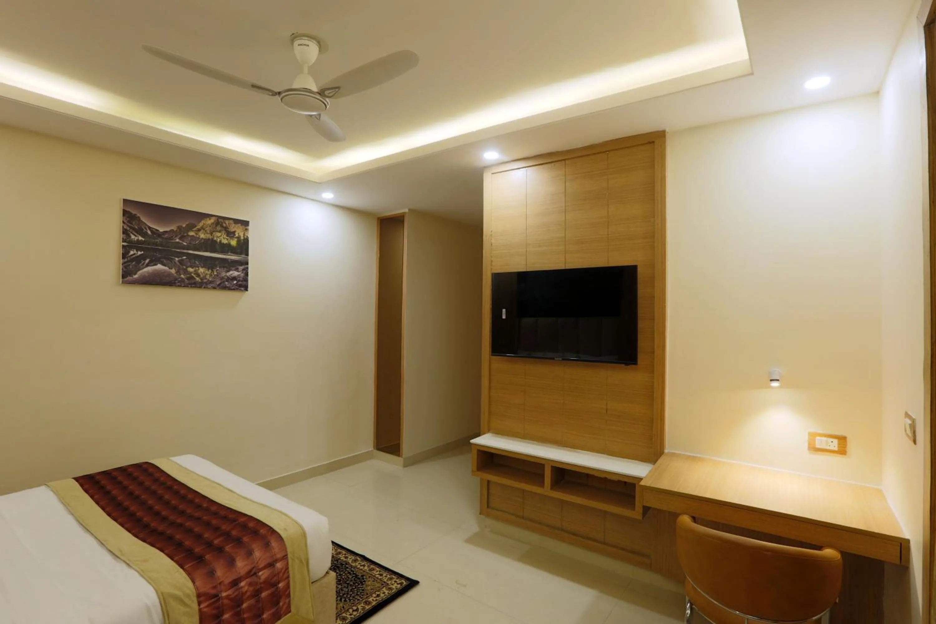 TV and multimedia, Bed in Hotel Sakura by Maps