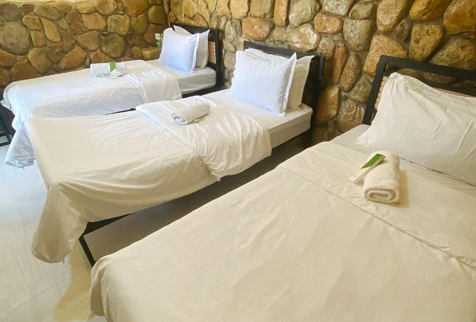 Bed in UrbanView at Balzain East Tuguegarao City by RedDoorz