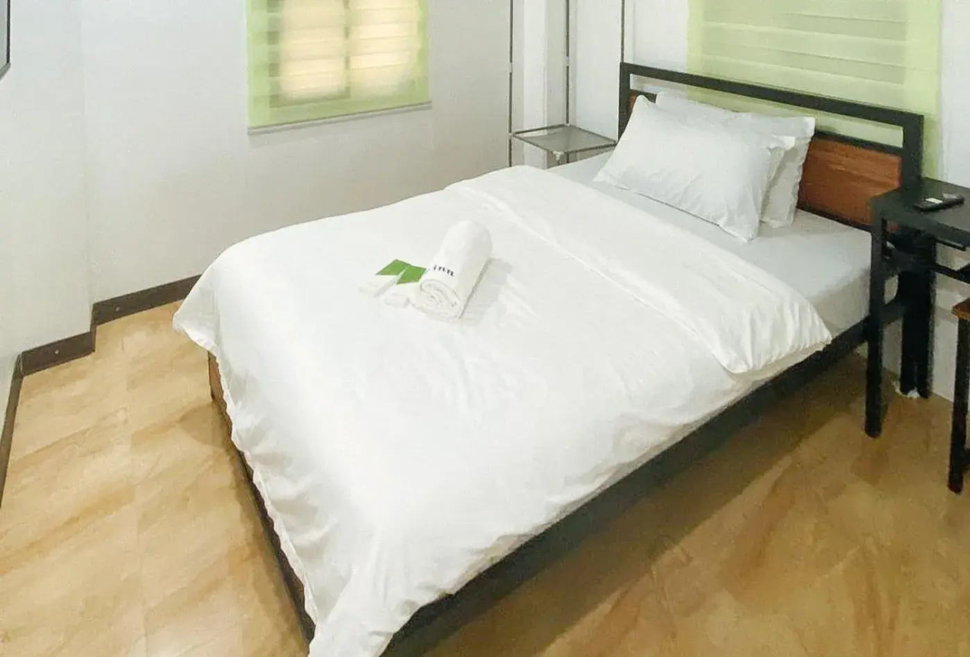 Single Room - single occupancy in UrbanView at Balzain East Tuguegarao City by RedDoorz Single Room - single occupancy in UrbanView at Balzain East Tuguegarao City by RedDoorz