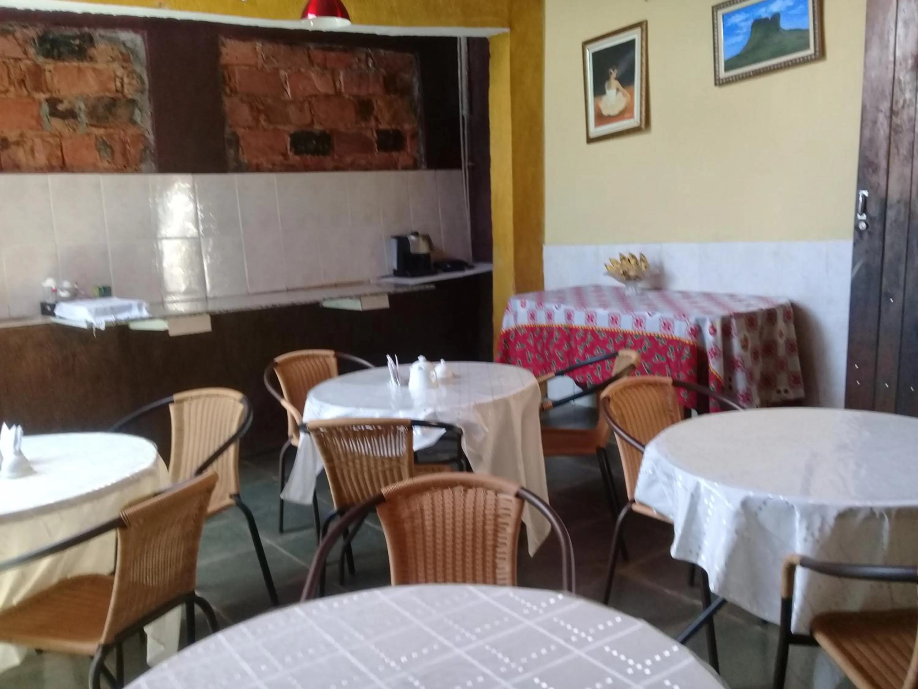 Restaurant/places to eat in Pousada Villas Colossos