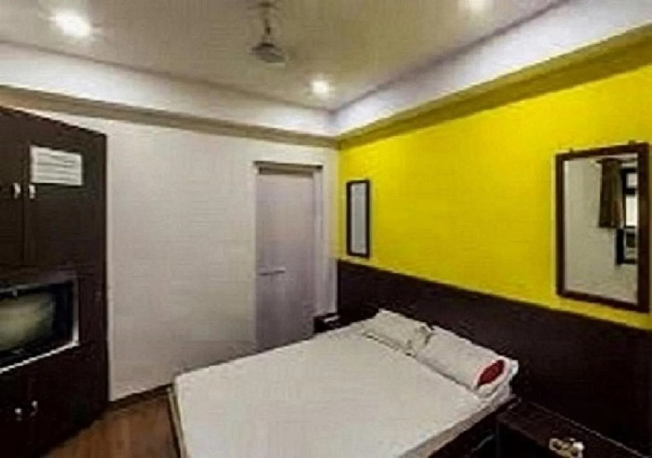 Shower in Hotel Geetanjali St Bus Stand Panvel