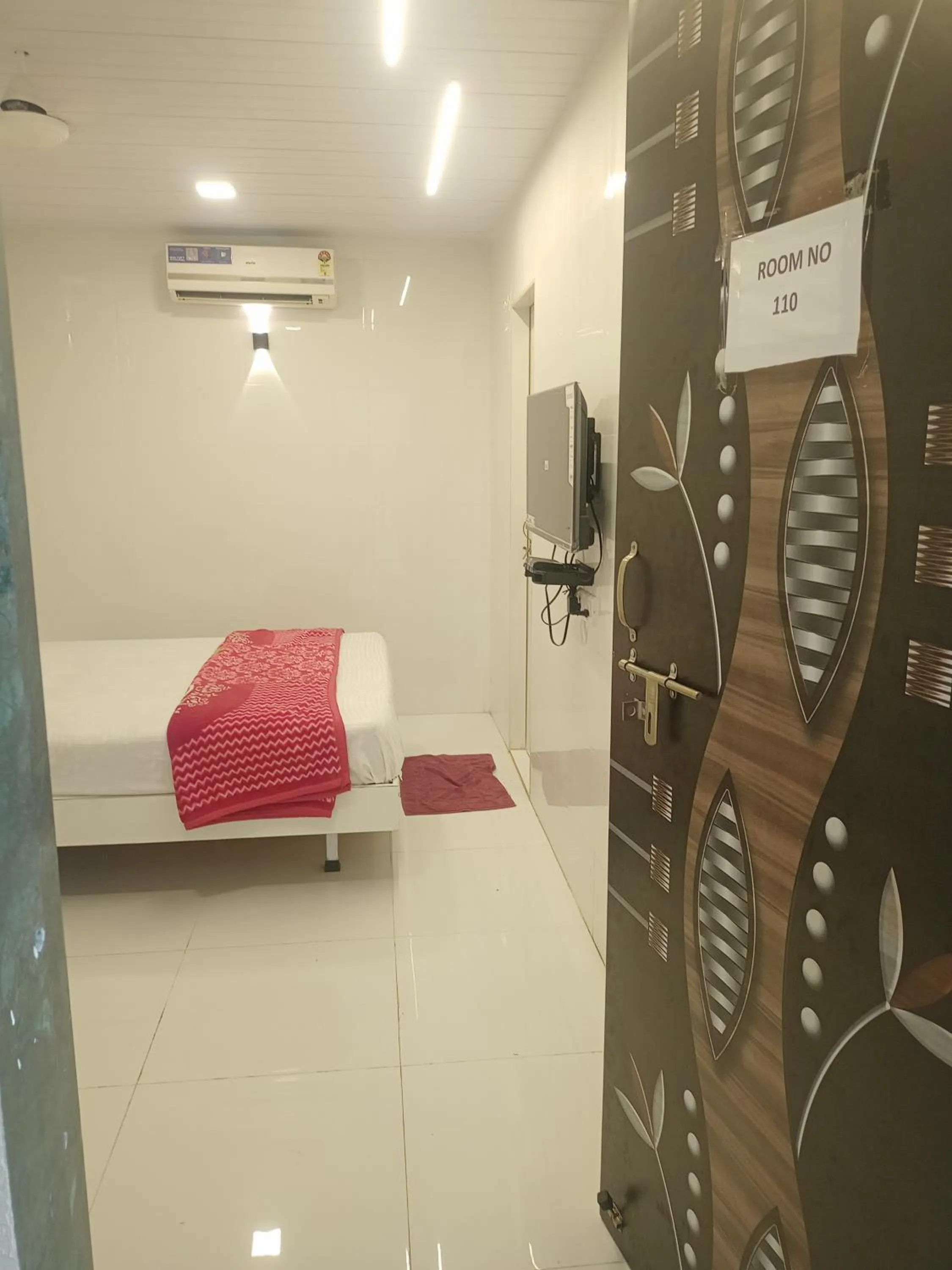 Bed in Hotel Geetanjali St Bus Stand Panvel