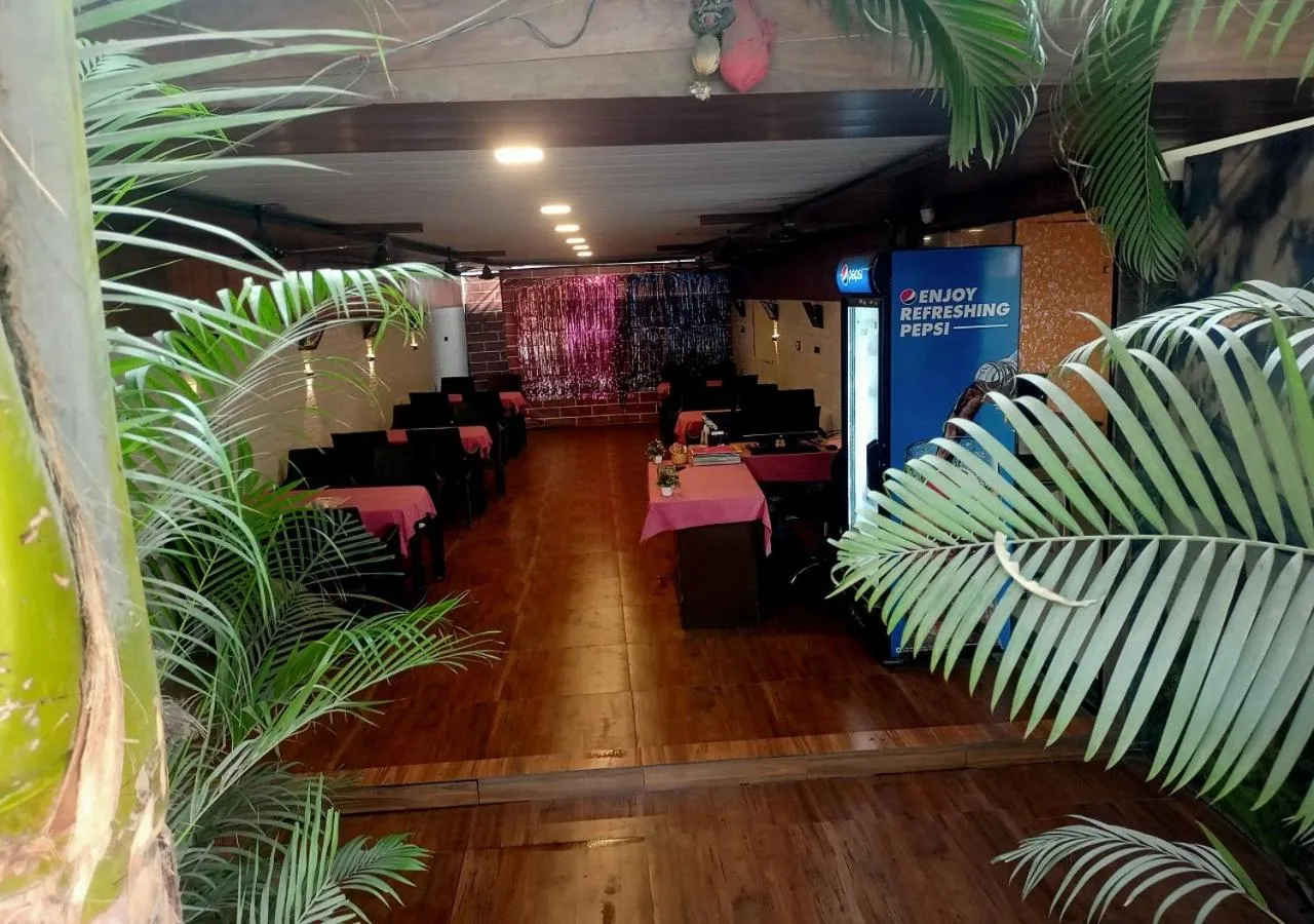 Restaurant/places to eat in Hotel Geetanjali St Bus Stand Panvel