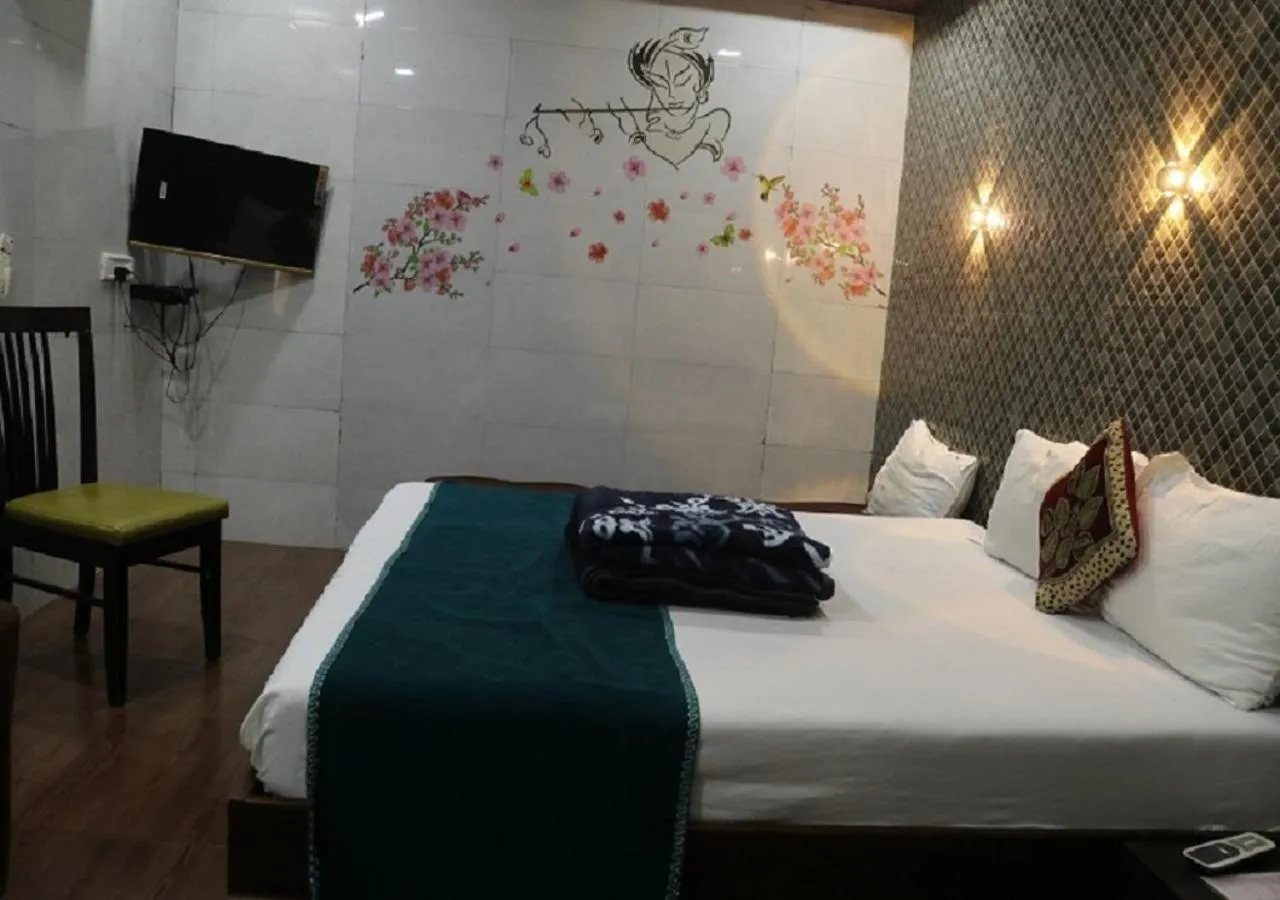 Shower in Hotel Geetanjali St Bus Stand Panvel