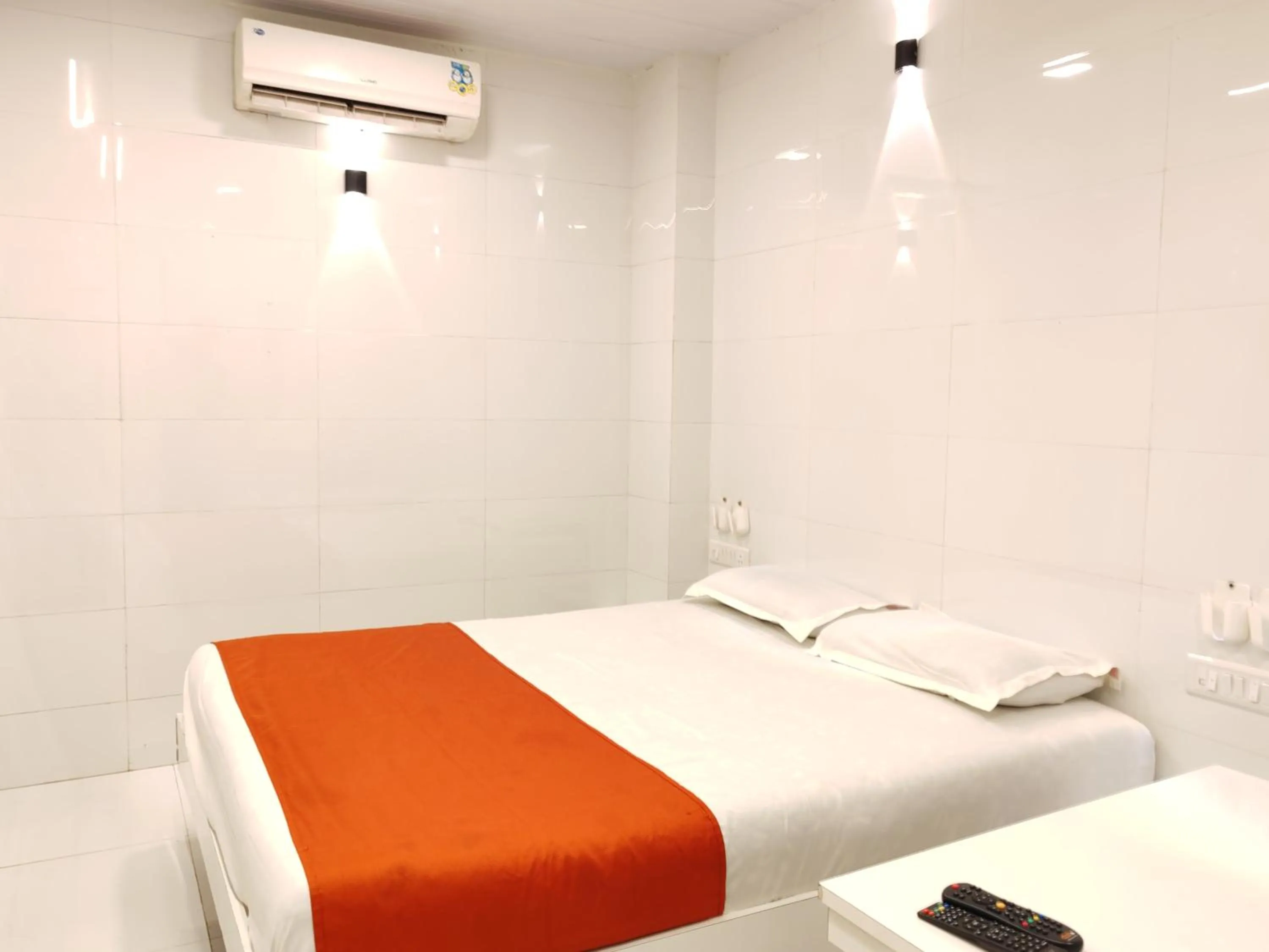 Bed in Hotel Geetanjali St Bus Stand Panvel