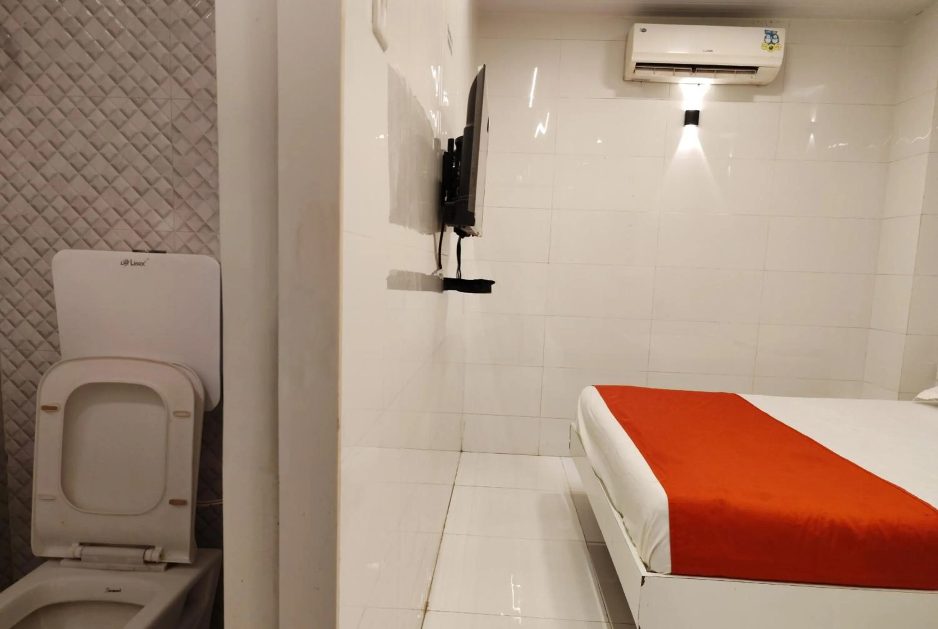 Bed in Hotel Geetanjali St Bus Stand Panvel