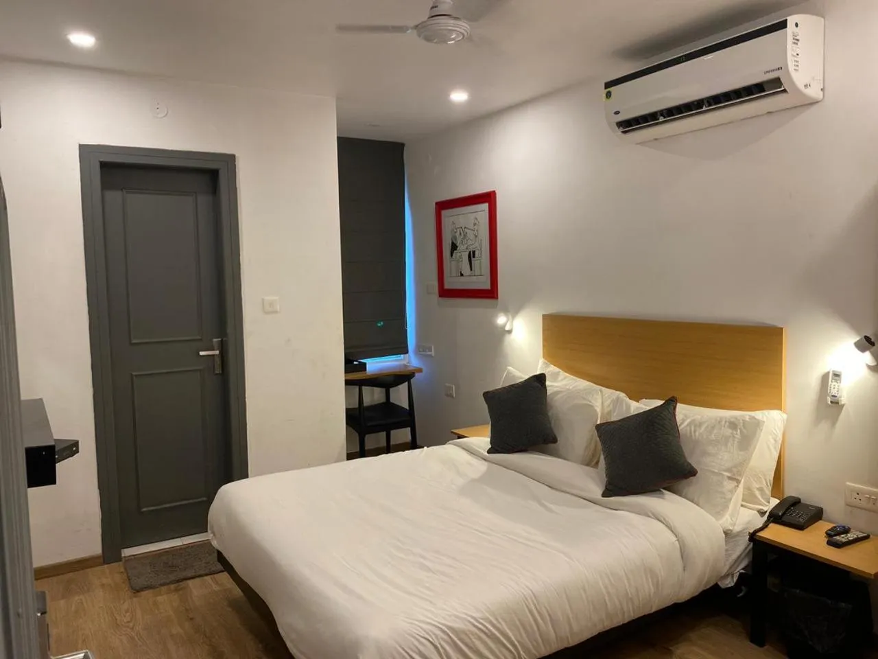 Photo of the whole room, Bed in Hotel Jaiman