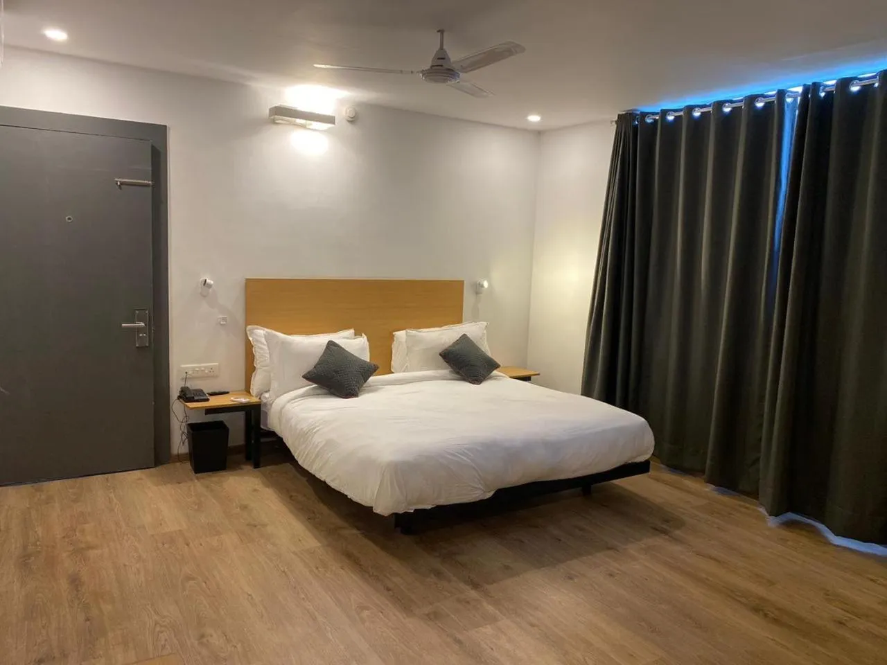 Bedroom, Bed in Hotel Jaiman