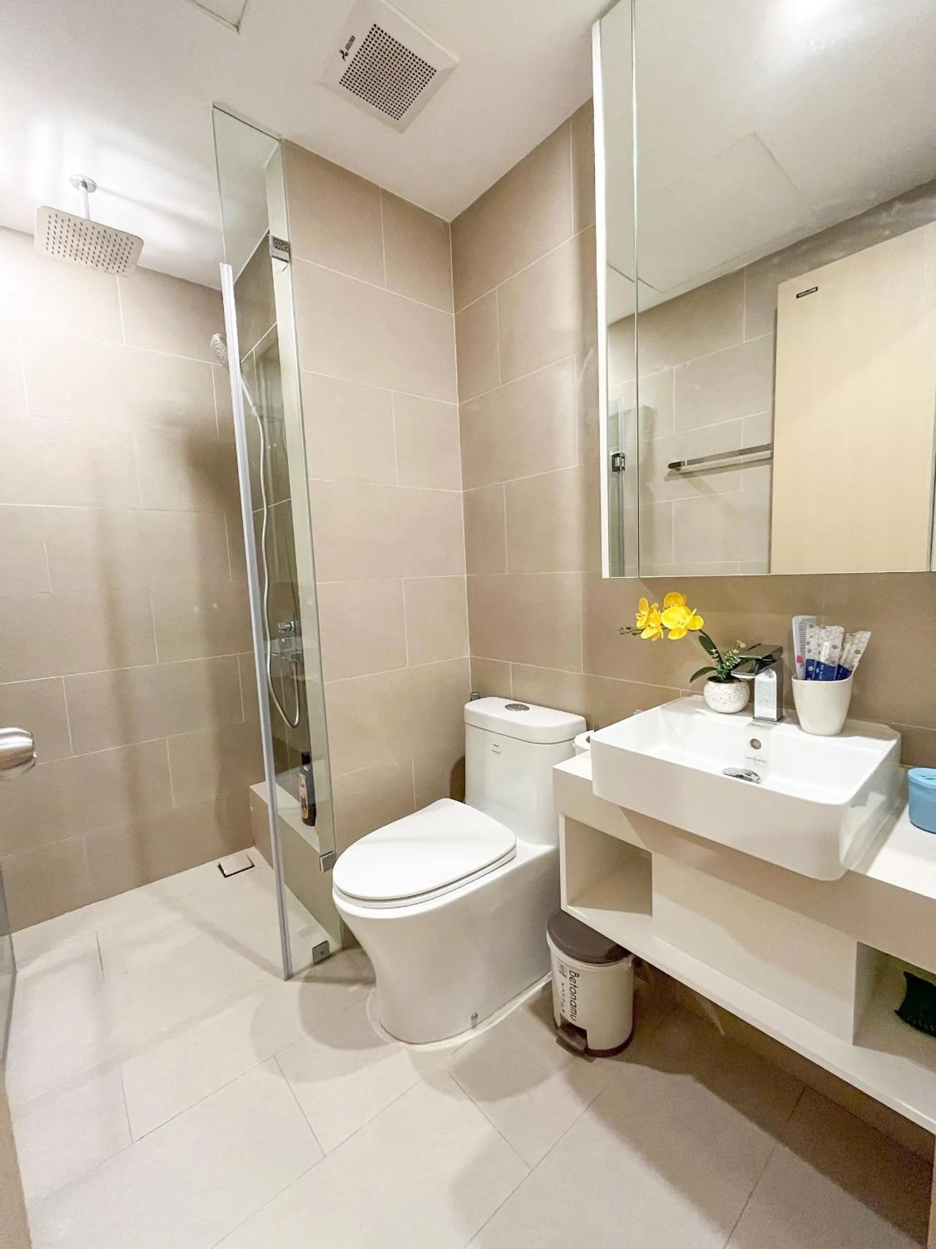 Shower in The Sóng Apartment Vũng Tàu - Mita House