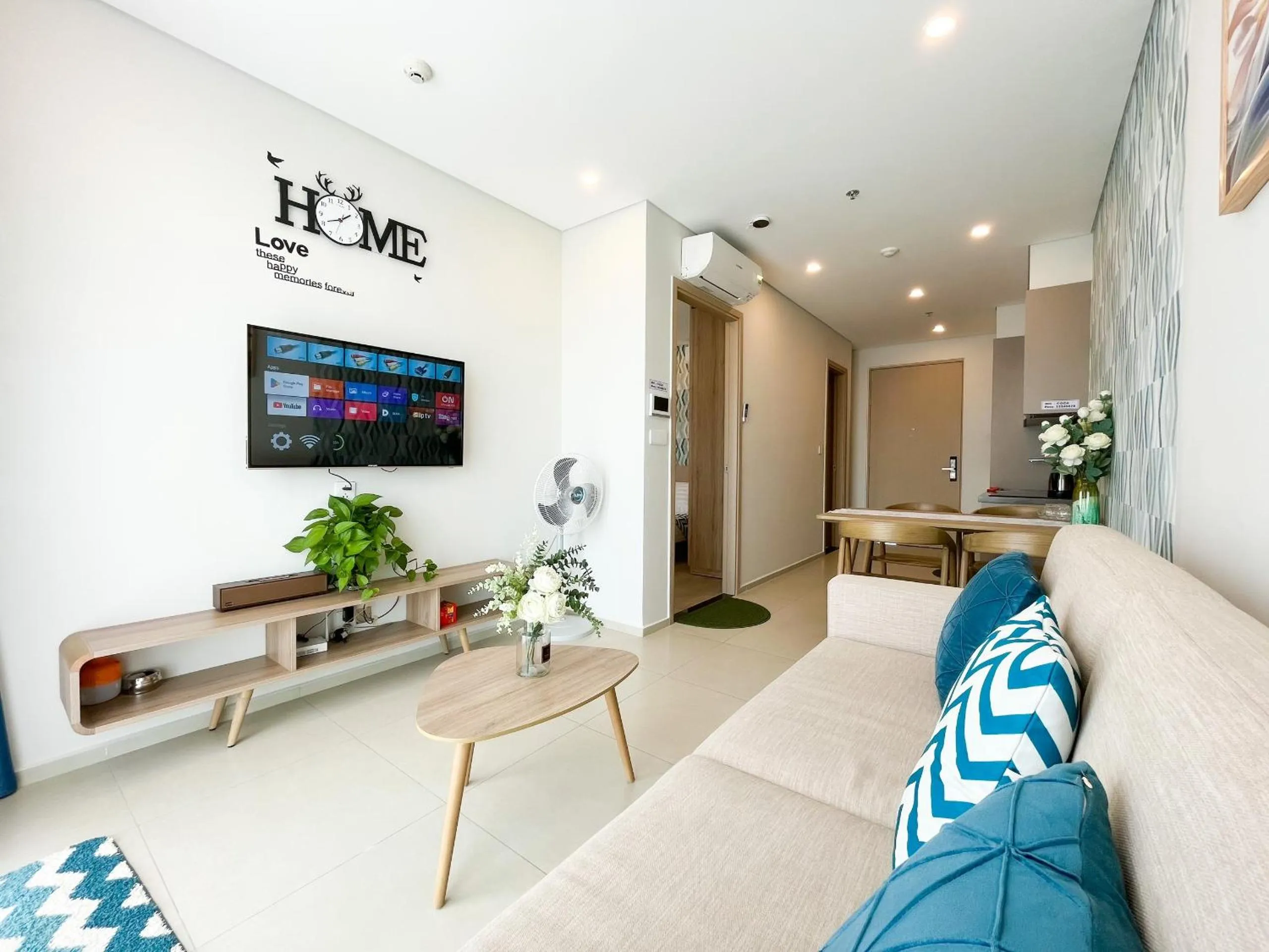 Communal lounge/ TV room in The Sóng Apartment Vũng Tàu - Mita House