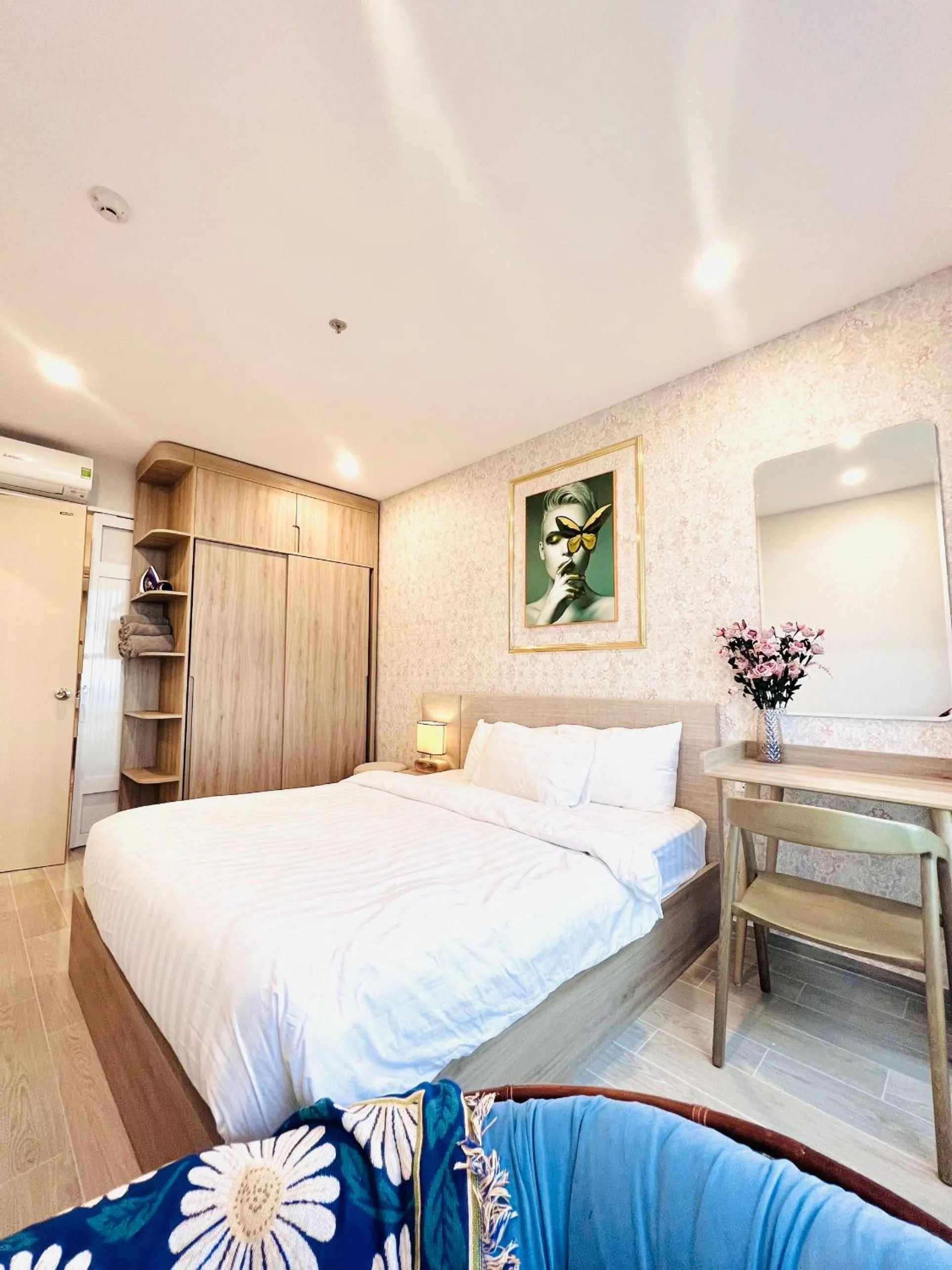 Seating area, Bed in The Sóng Apartment Vũng Tàu - Mita House