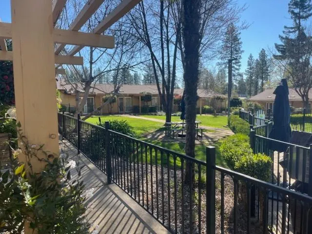 Patio in Ponderosa Gardens Motel