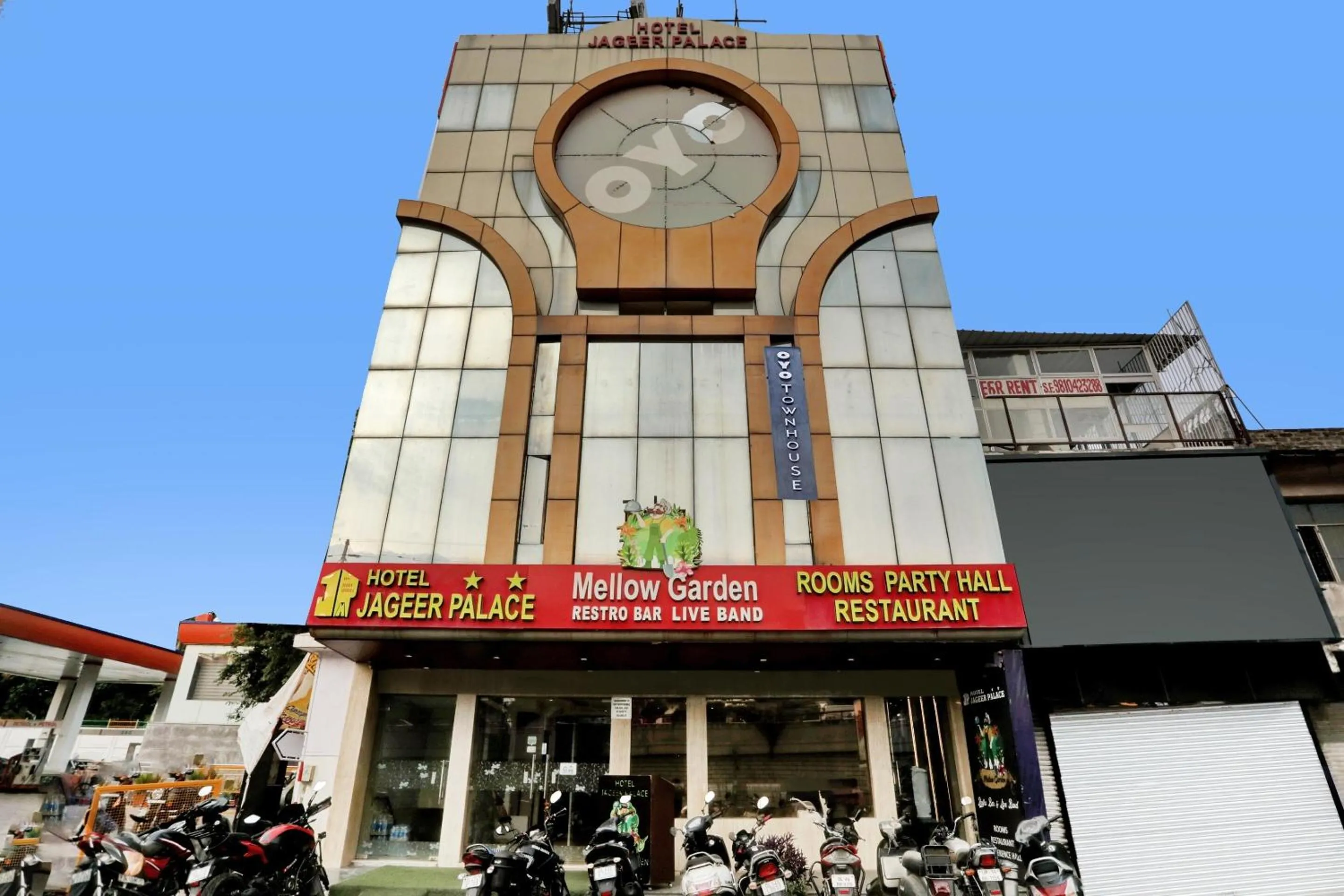 Facade/entrance in Townhouse Jp Grand Near Mayapuri Chowk