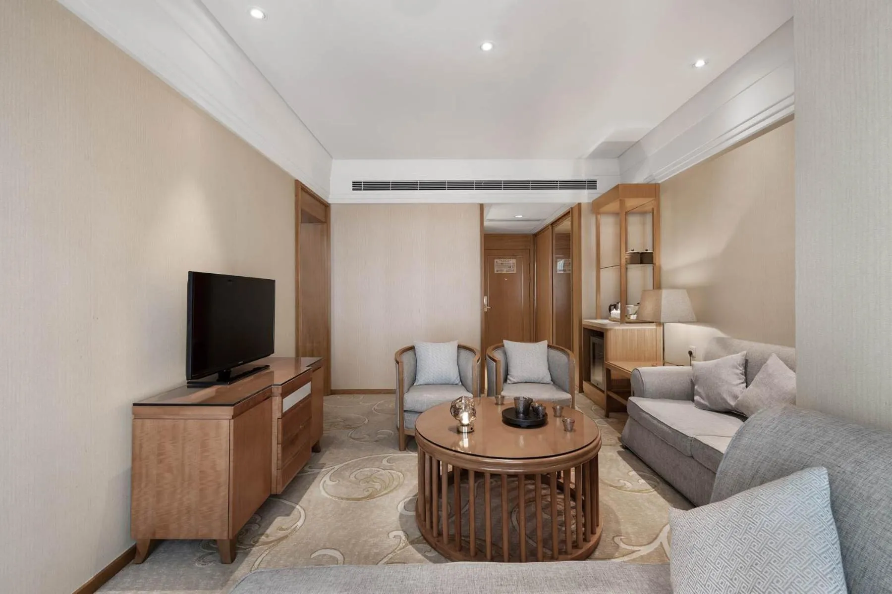 Deluxe King Suite in Grand Scent Hotel