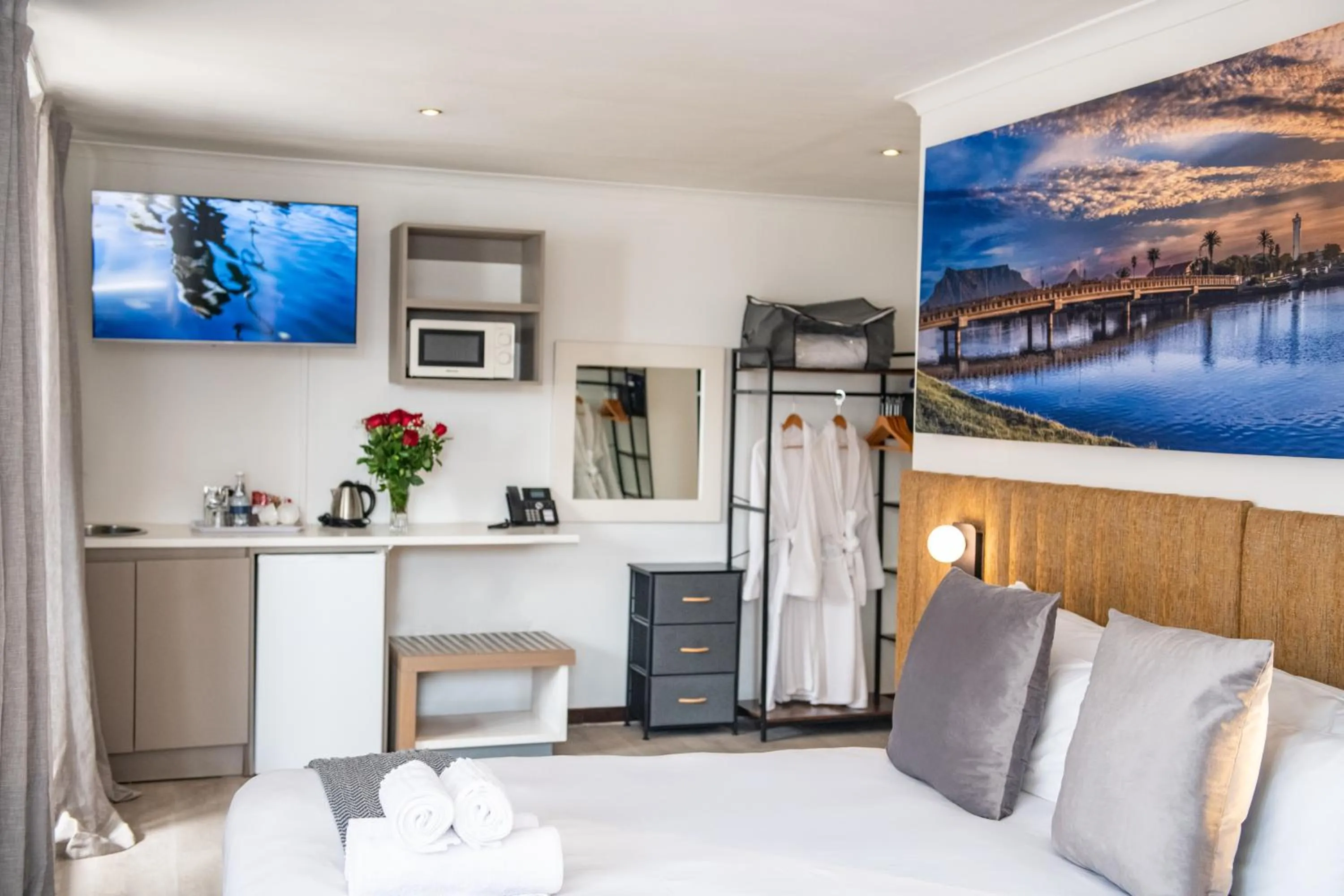 Kitchen or kitchenette in Cape Diamond Boutique Hotel