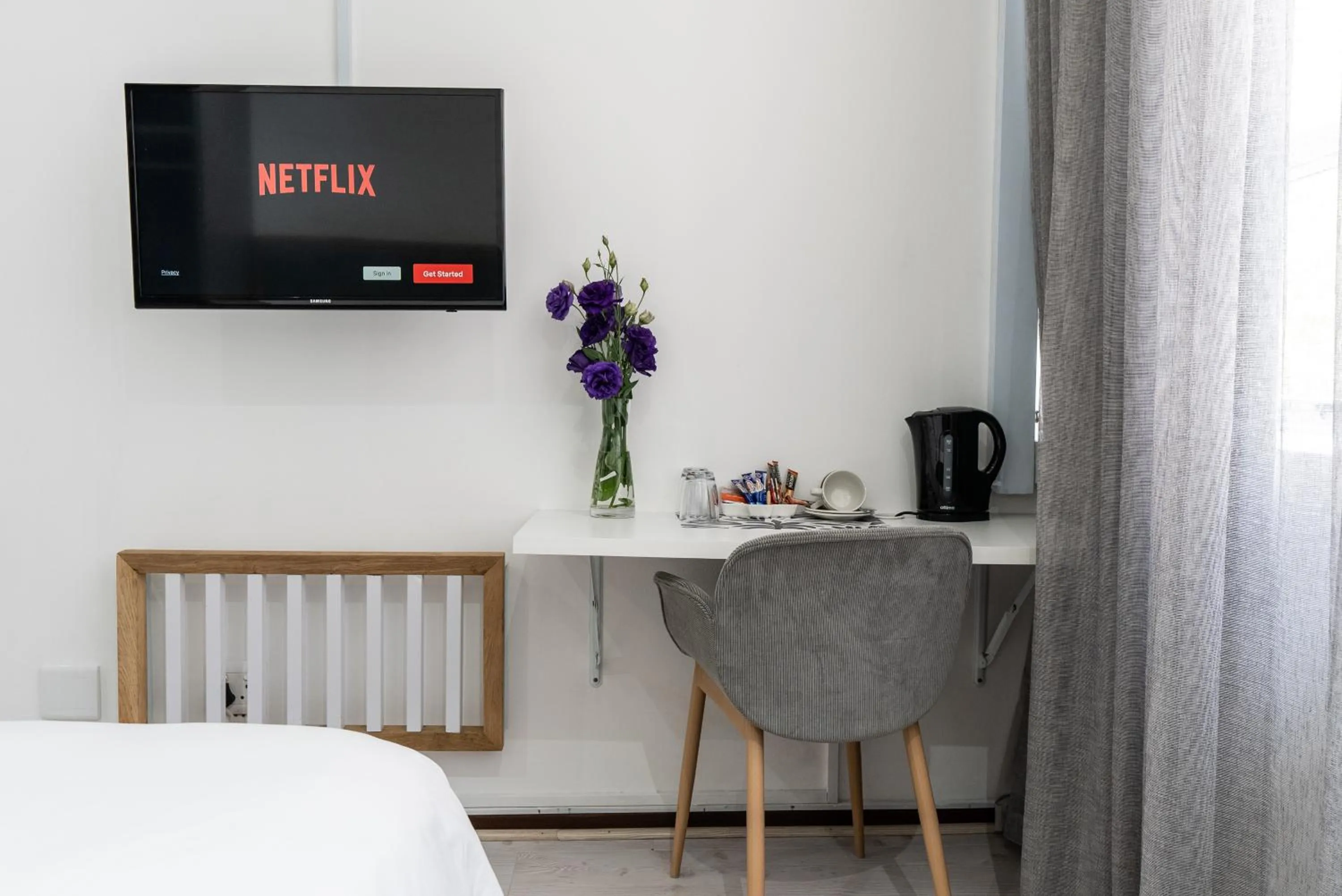 TV and multimedia, Bed in Cape Diamond Boutique Hotel