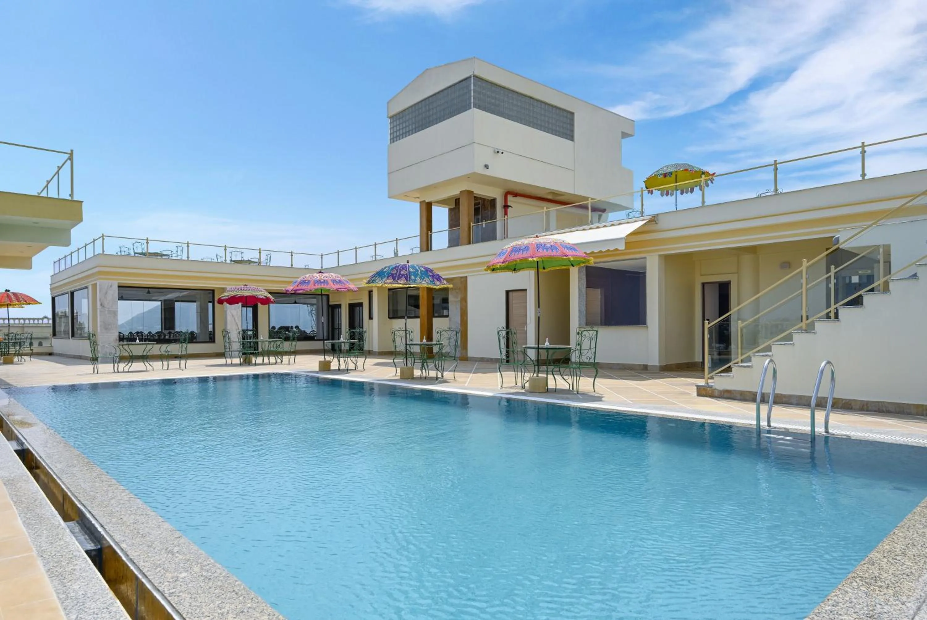 Swimming pool in Shahpura Barliyas House