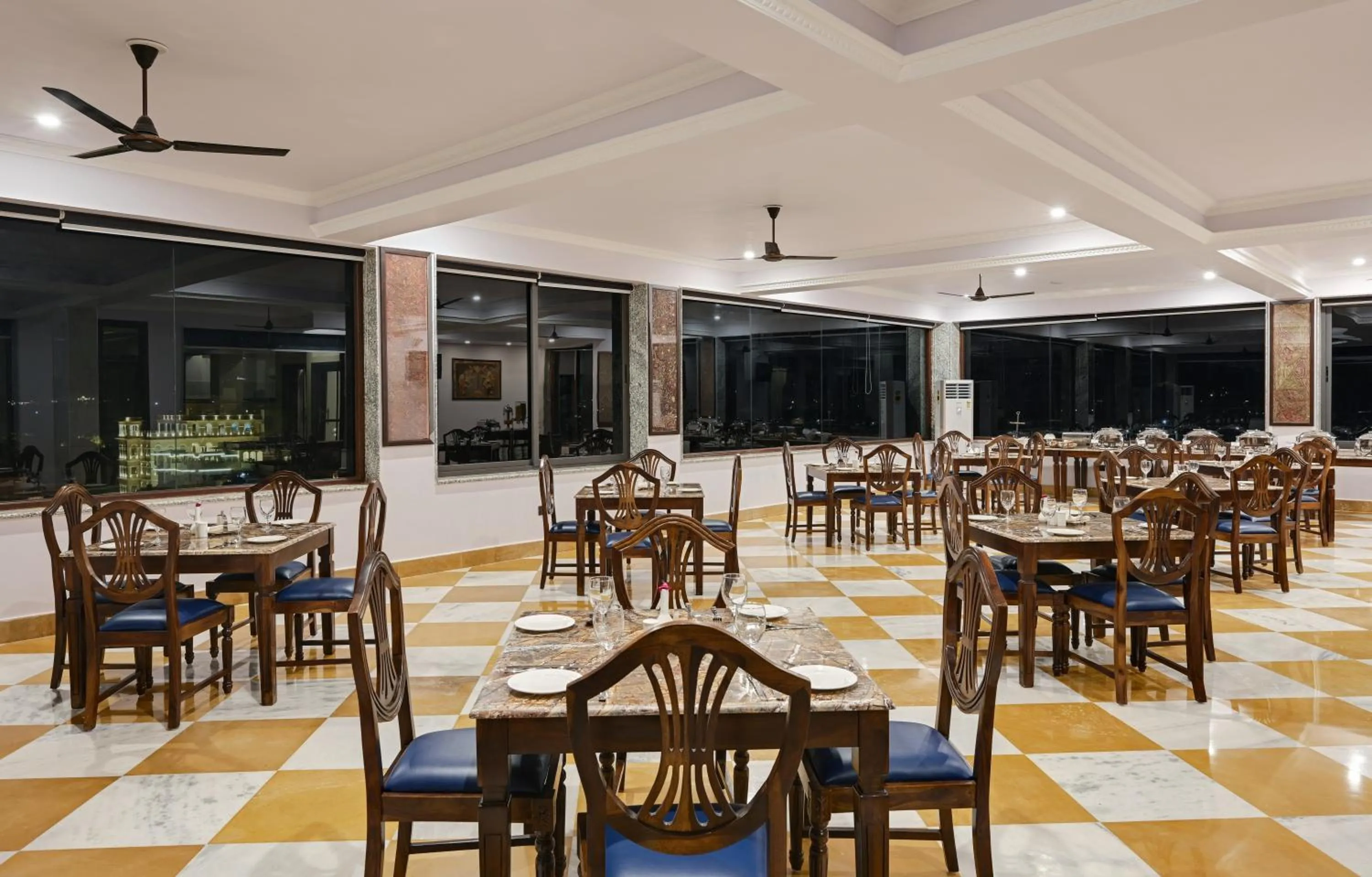 Restaurant/places to eat in Shahpura Barliyas House