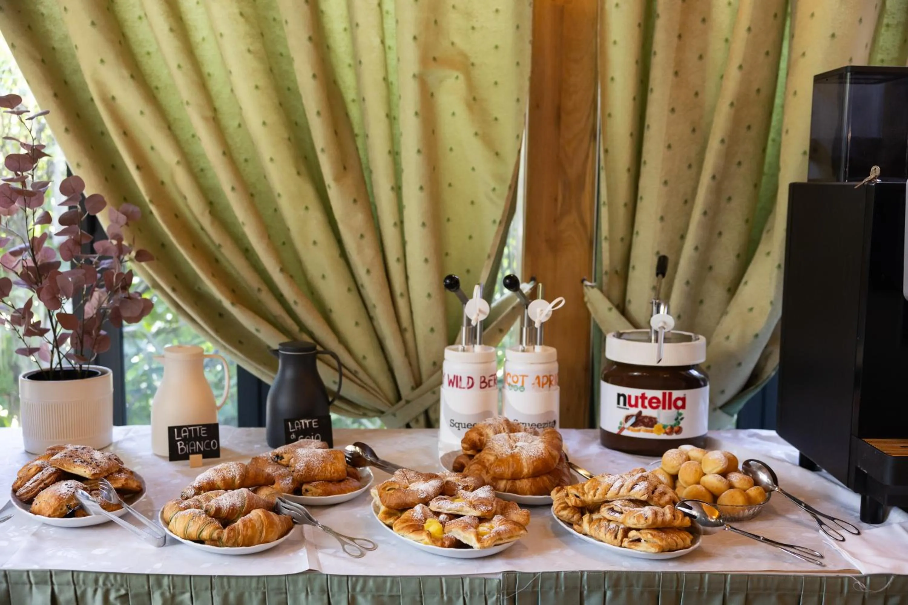 Food and drinks in Hotel Lucrezia Borgia