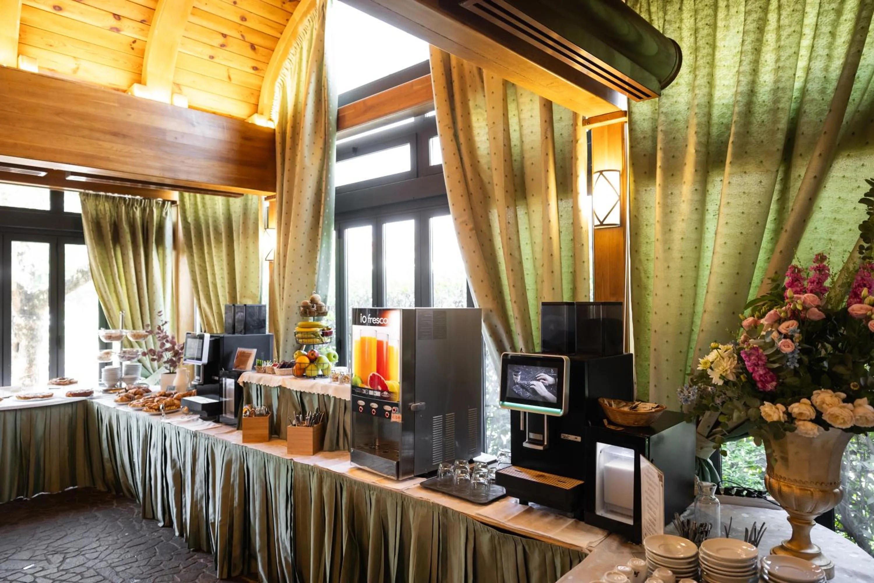 Coffee/tea facilities in Hotel Lucrezia Borgia