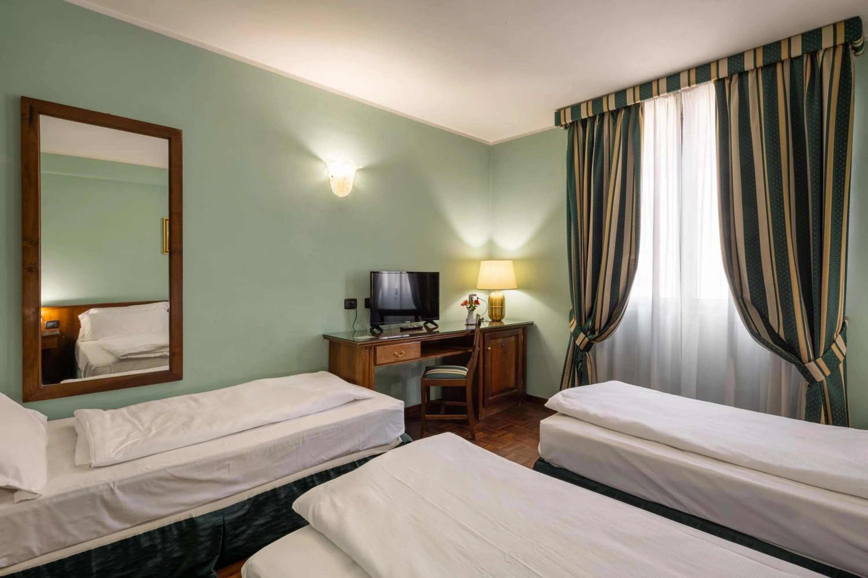 Bedroom, Bed in Hotel Lucrezia Borgia