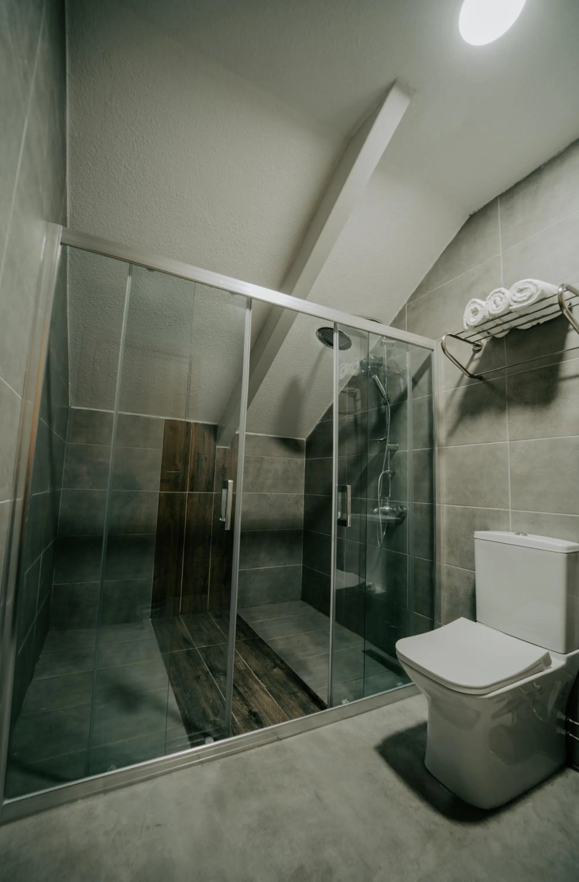 Shower in Grand Quars Hotel