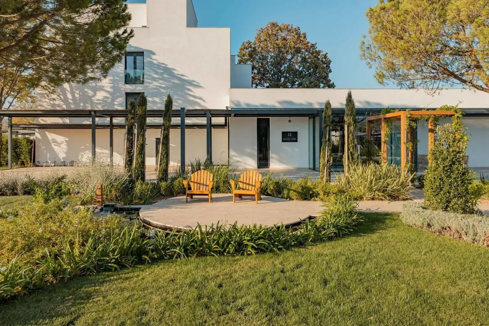 Property building in Pınar Otel Property building in Pınar Otel