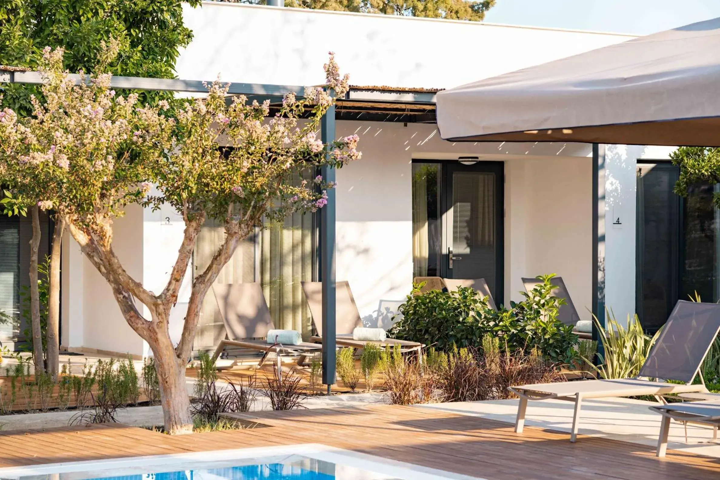 Property building in Pınar Otel Property building in Pınar Otel