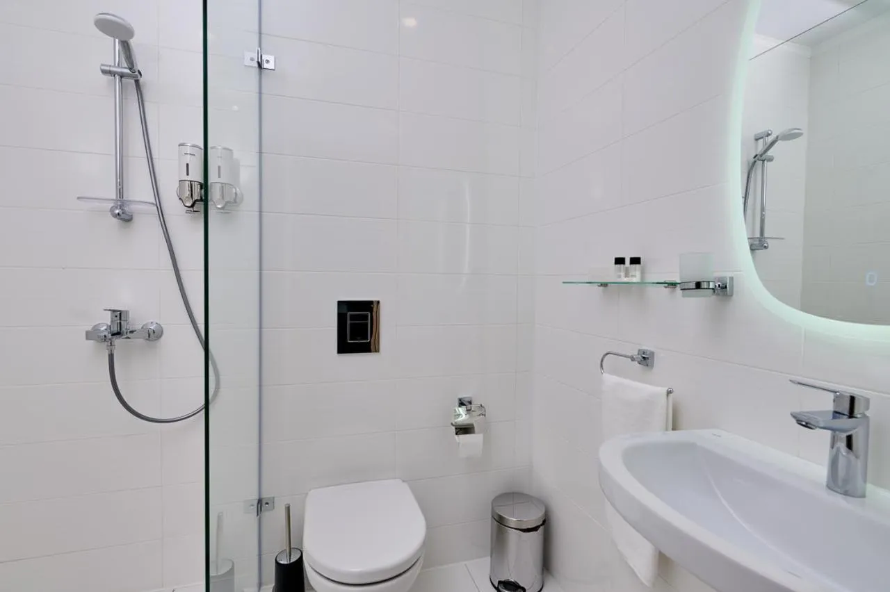 Bathroom in Victoria Hotel