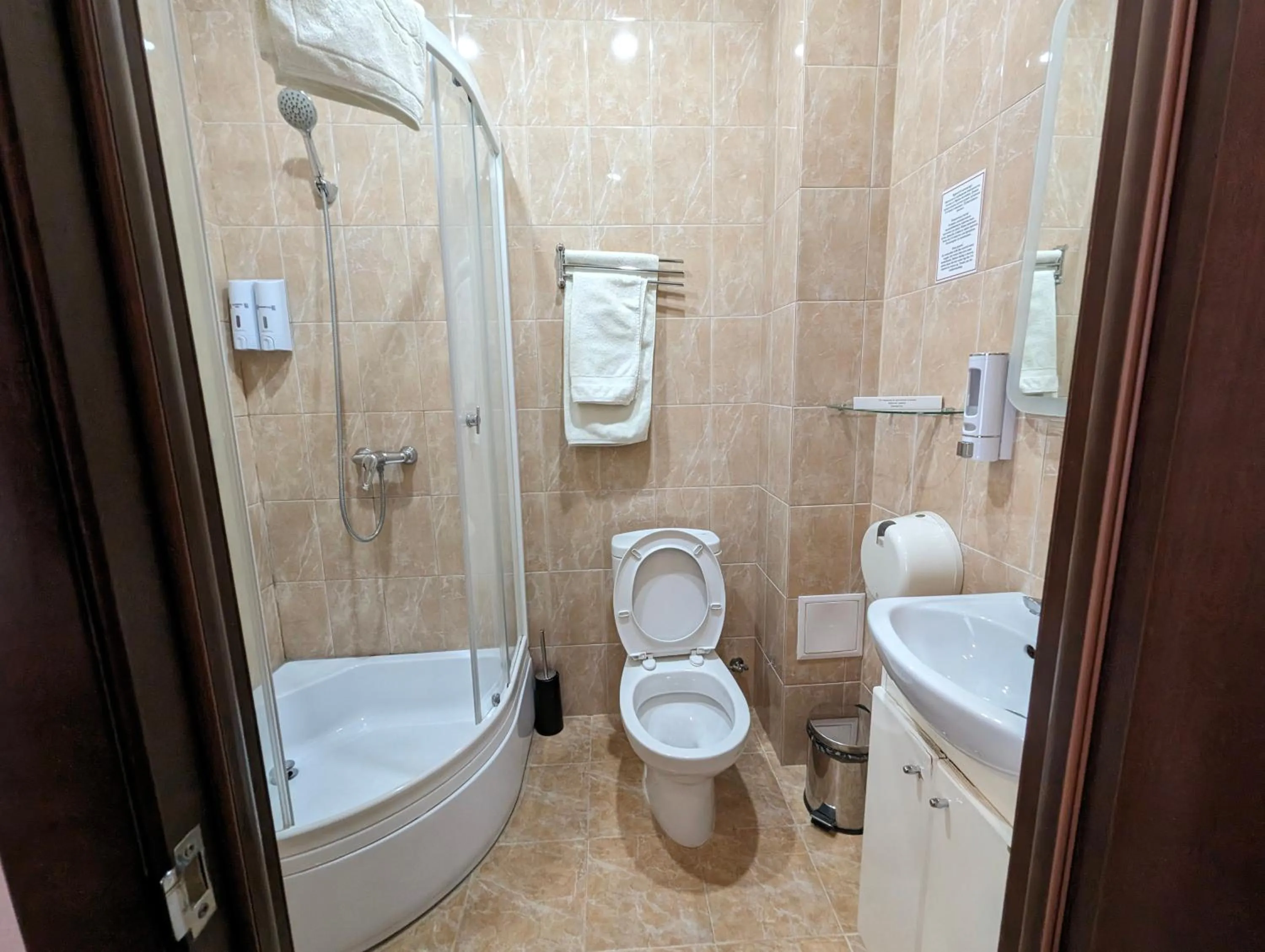 Bathroom in Victoria Hotel