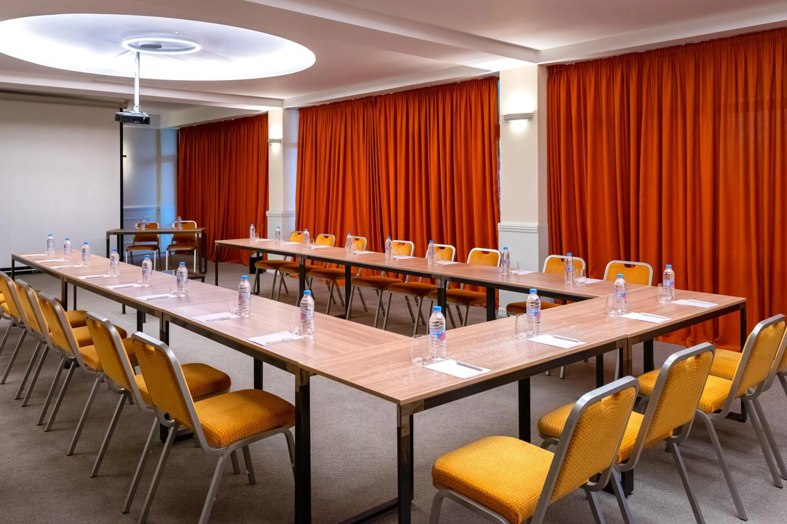 Meeting/conference room in GINGER Hotel