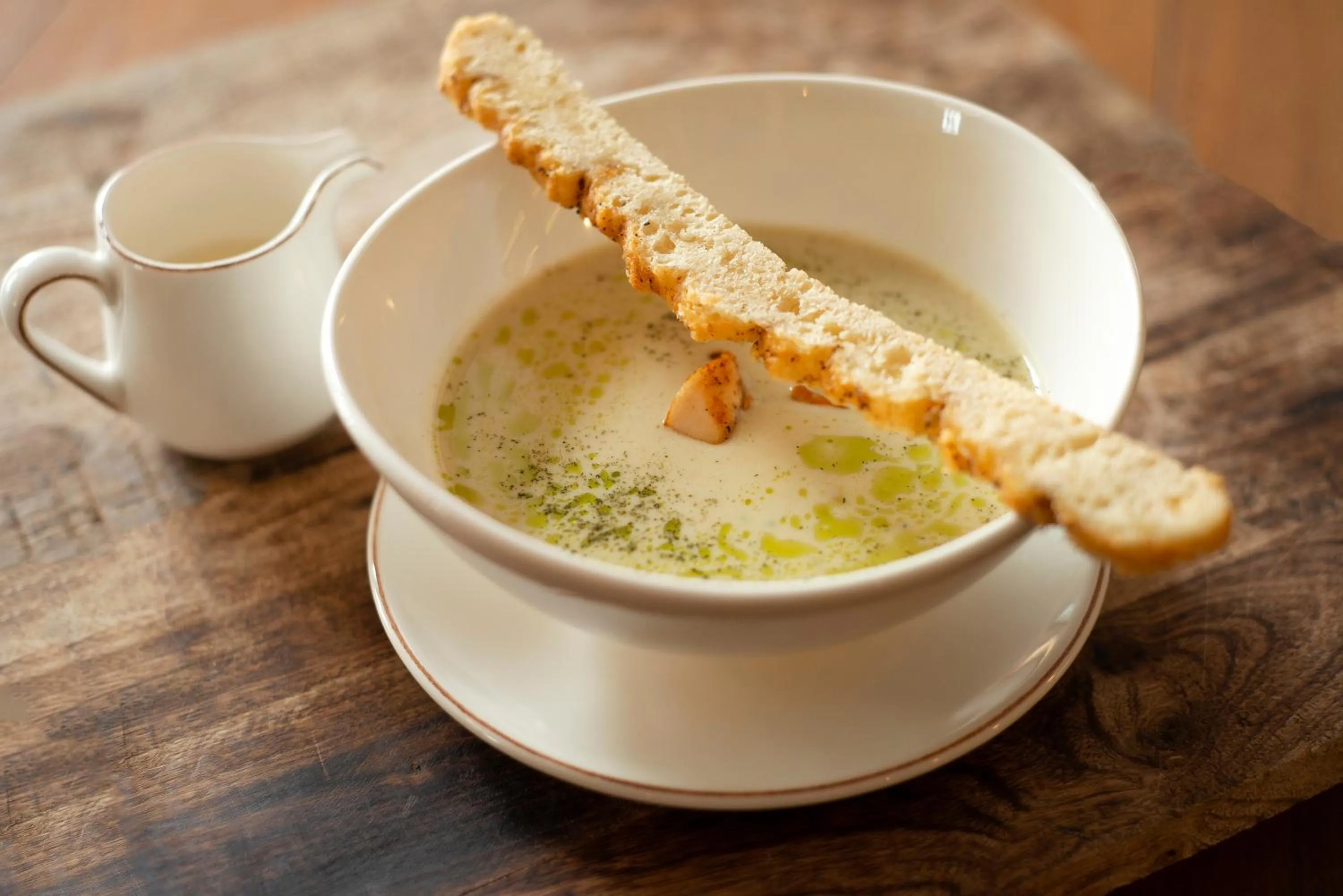 Restaurant/places to eat in GINGER Hotel