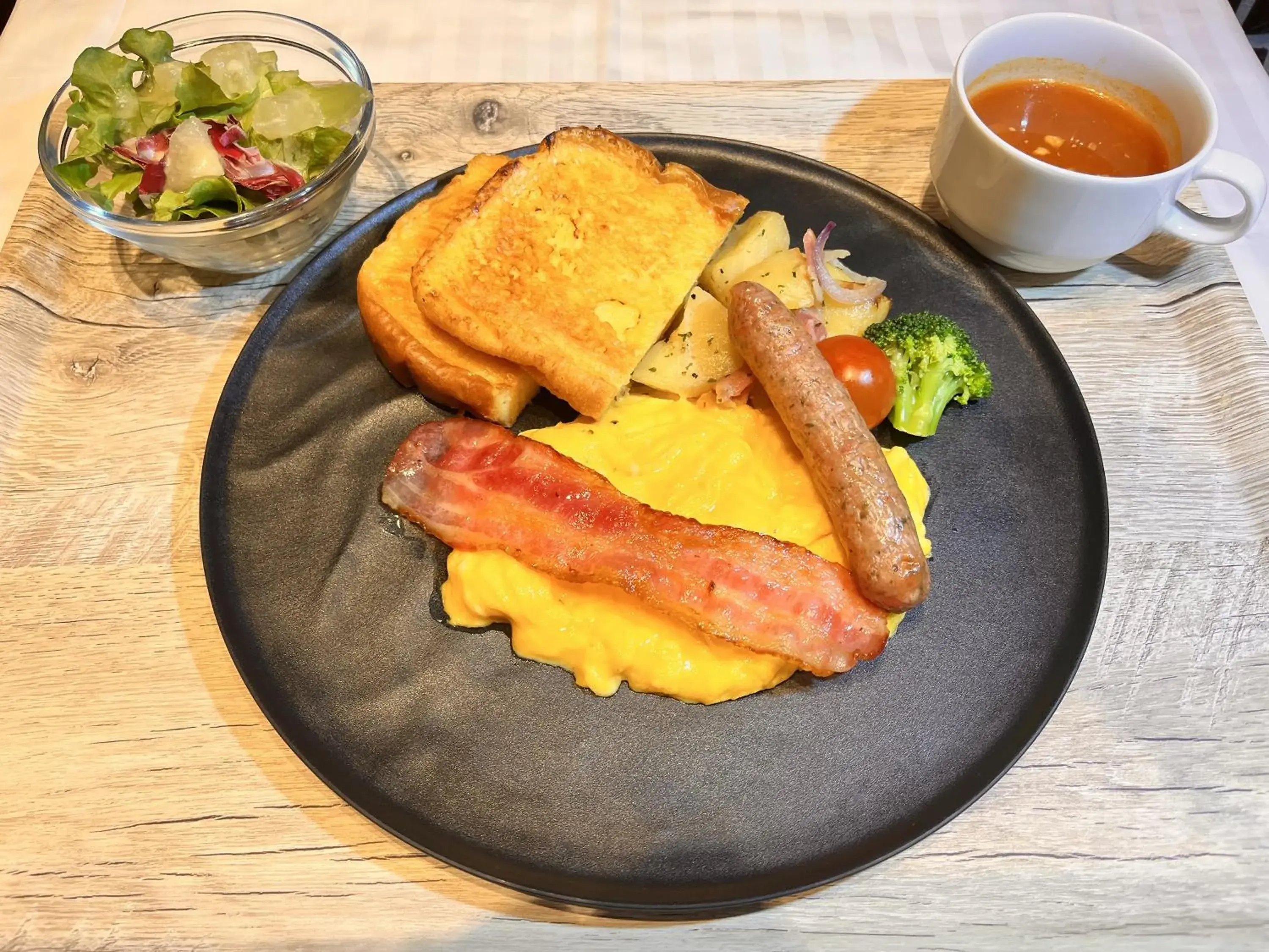 Breakfast in Richmond Hotel Yokohama-Bashamichi Breakfast in Richmond Hotel Yokohama-Bashamichi